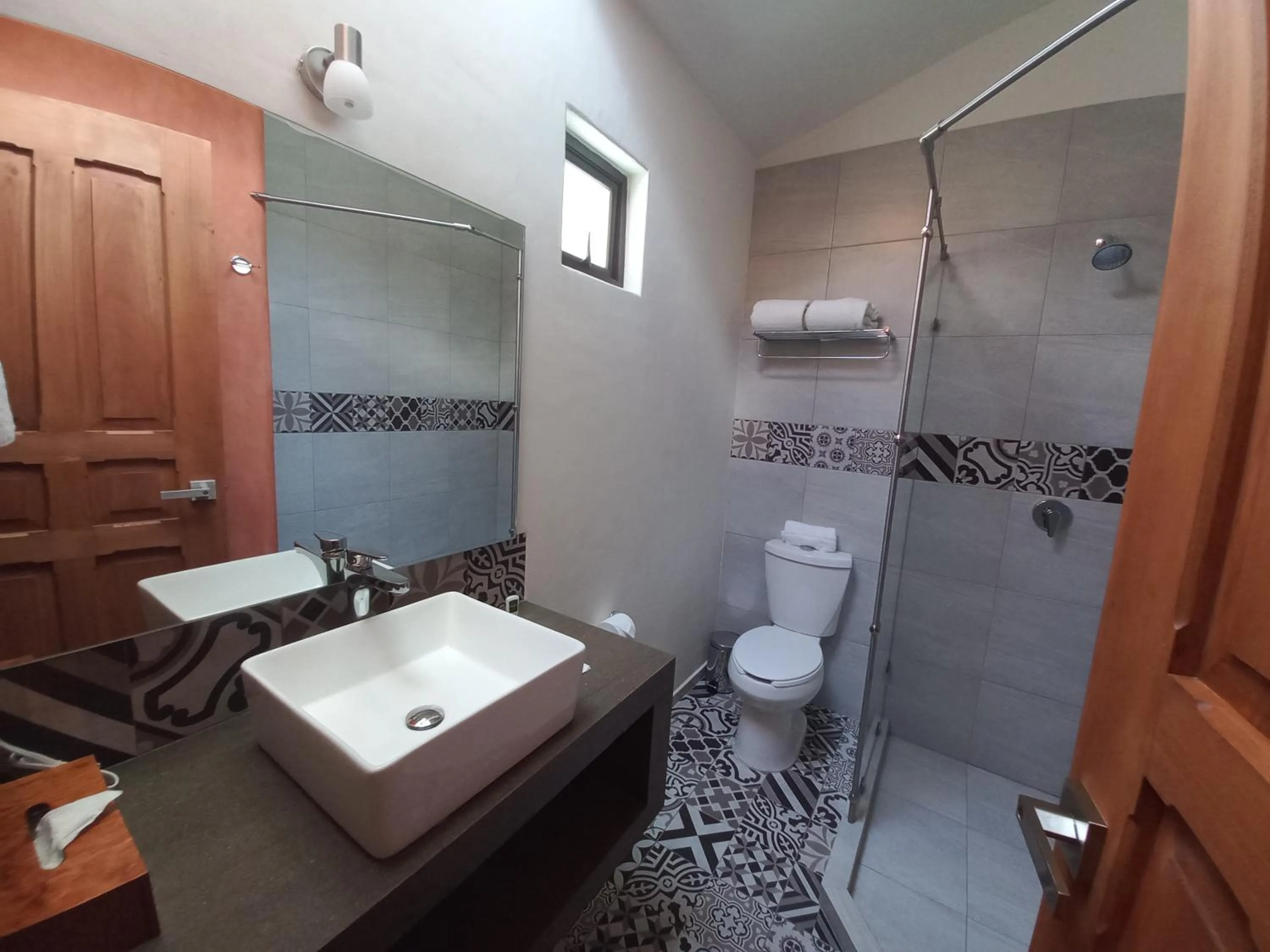 Bathroom in Hotel Junvay