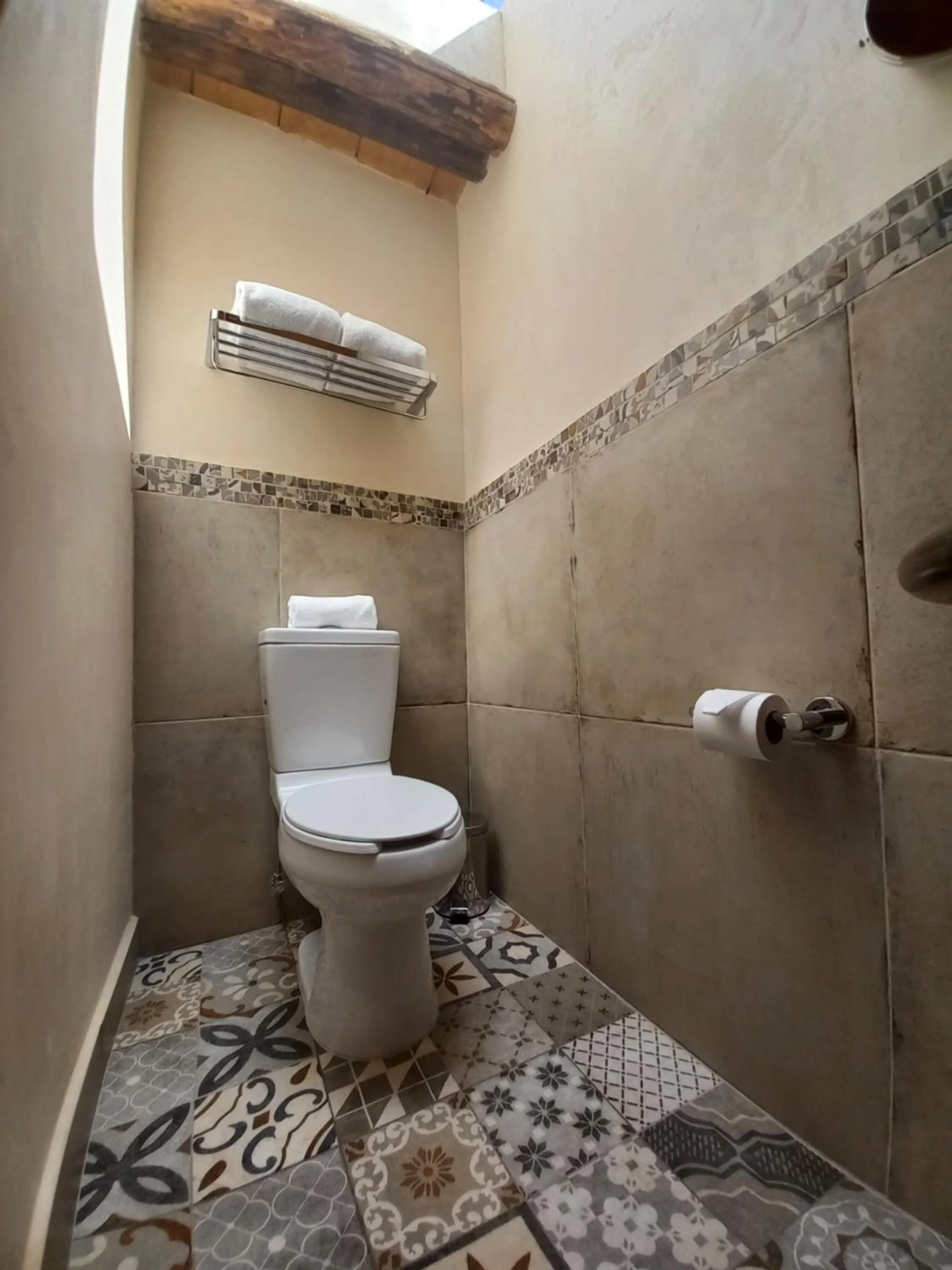 Bathroom in Hotel Junvay