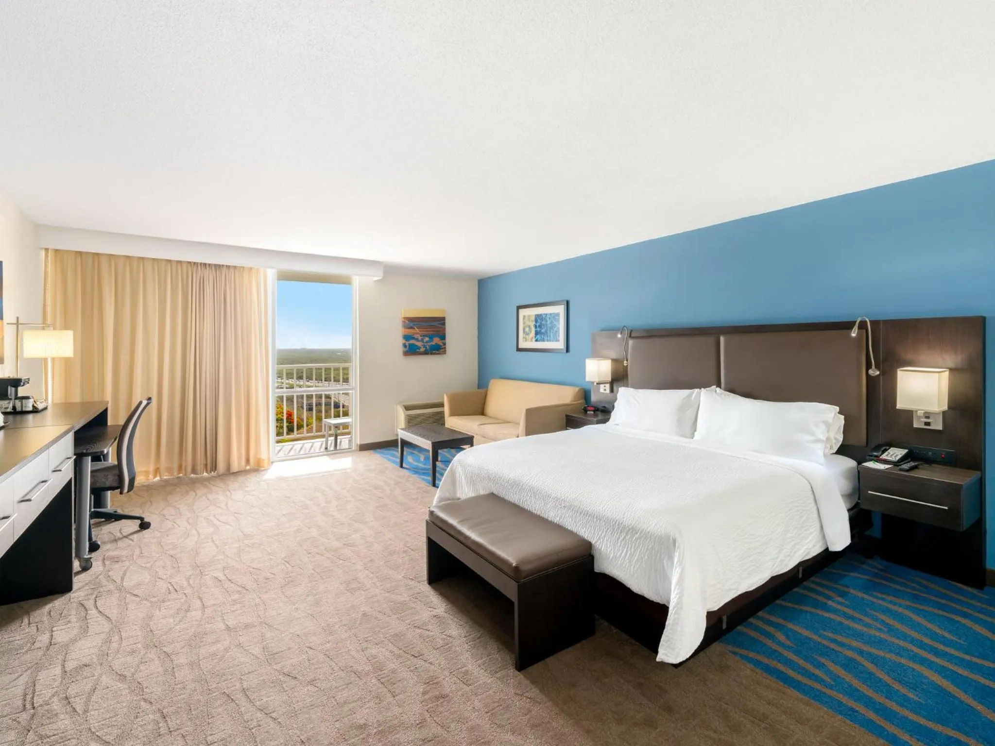 Photo of the whole room, Bed in Holiday Inn Ponce & El Tropical Casino by IHG