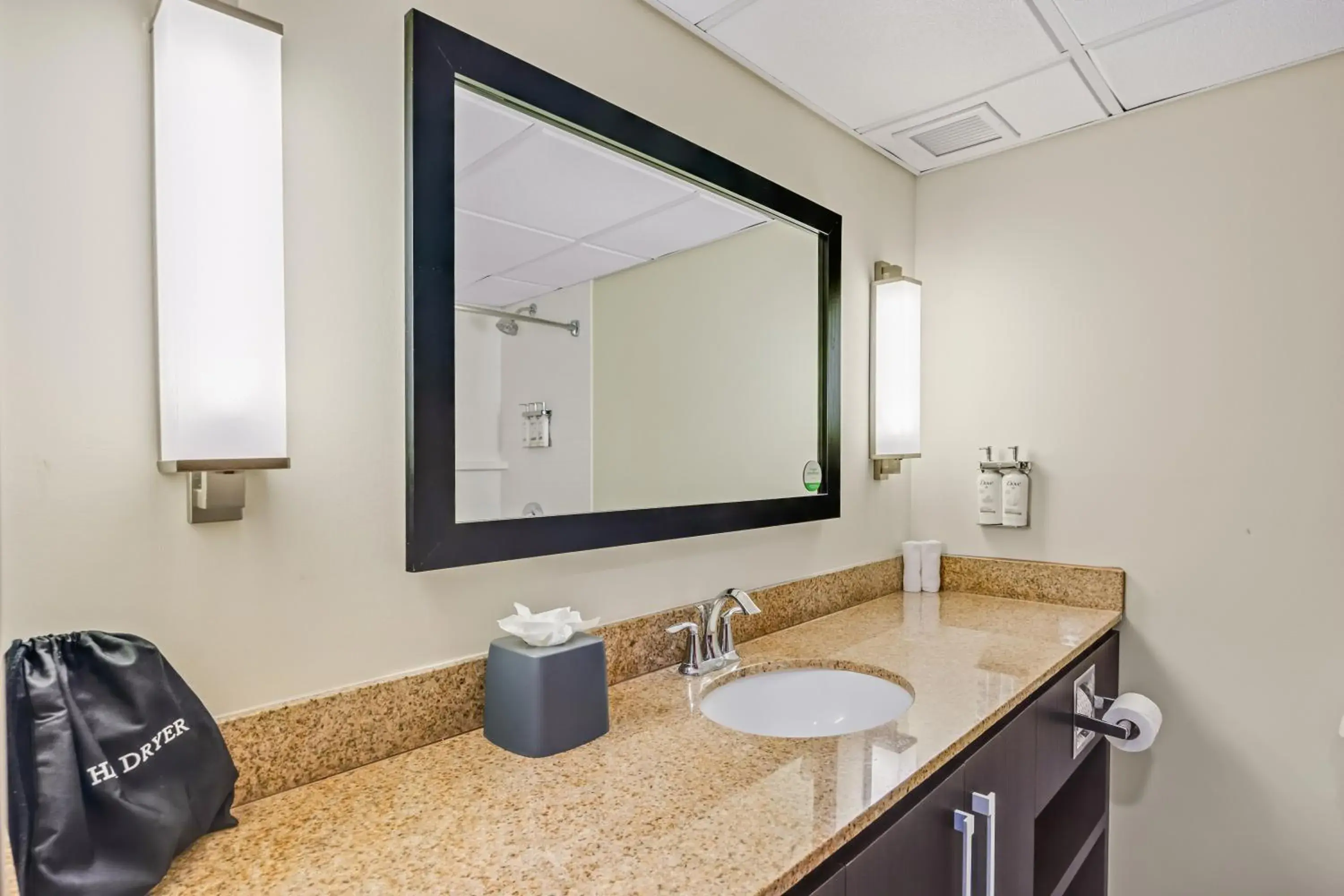 Standard Room with Two Queen Beds in Holiday Inn Ponce & El Tropical Casino by IHG Standard Room with Two Queen Beds in Holiday Inn Ponce & El Tropical Casino by IHG