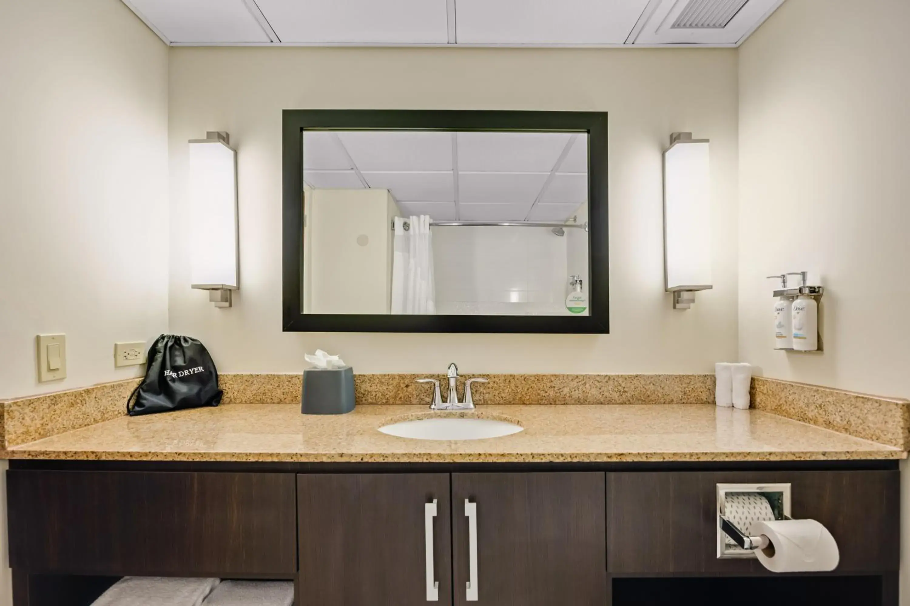 Standard Room with Two Queen Beds in Holiday Inn Ponce & El Tropical Casino by IHG Standard Room with Two Queen Beds in Holiday Inn Ponce & El Tropical Casino by IHG