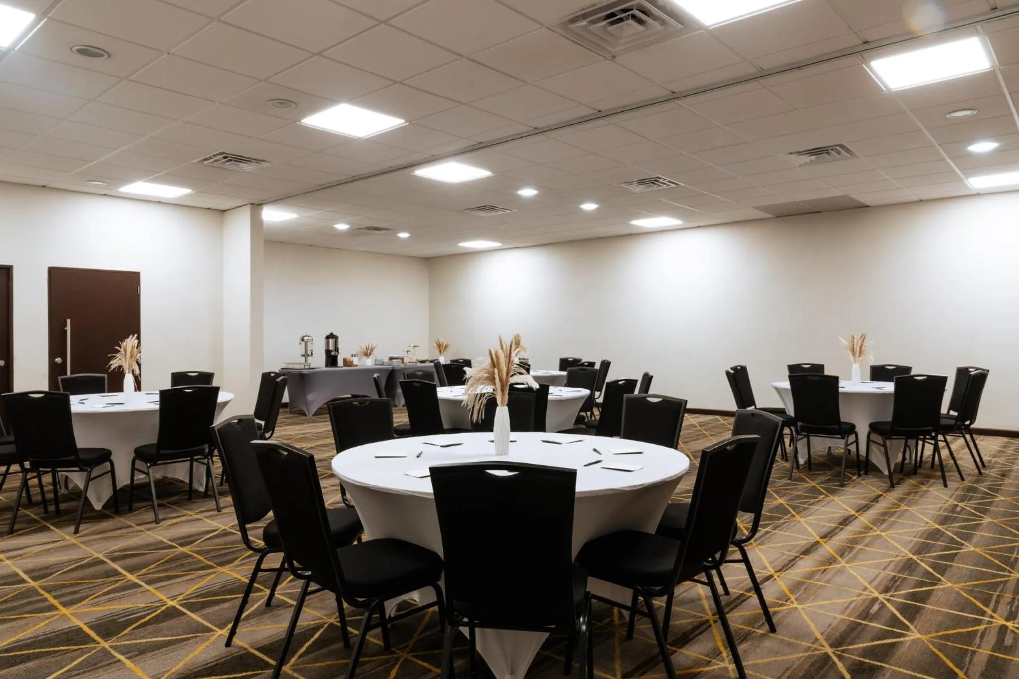 Meeting/conference room in Holiday Inn Ponce & El Tropical Casino by IHG