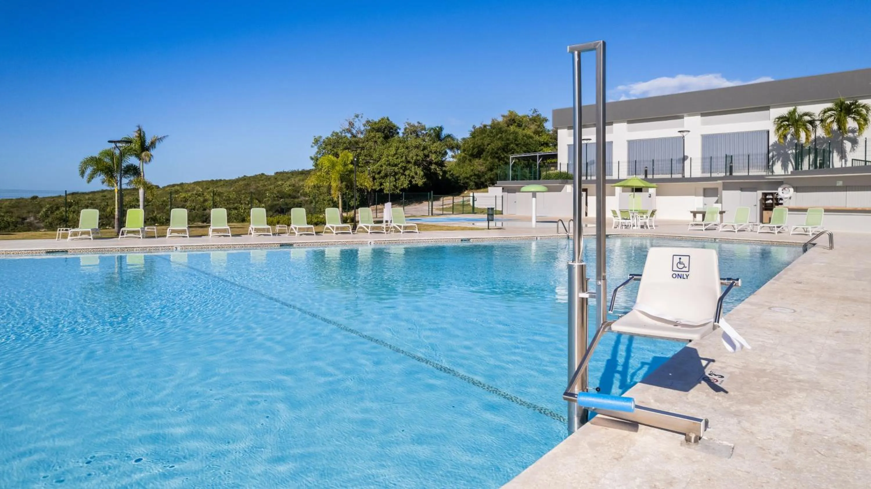 Swimming pool in Holiday Inn Ponce & El Tropical Casino by IHG