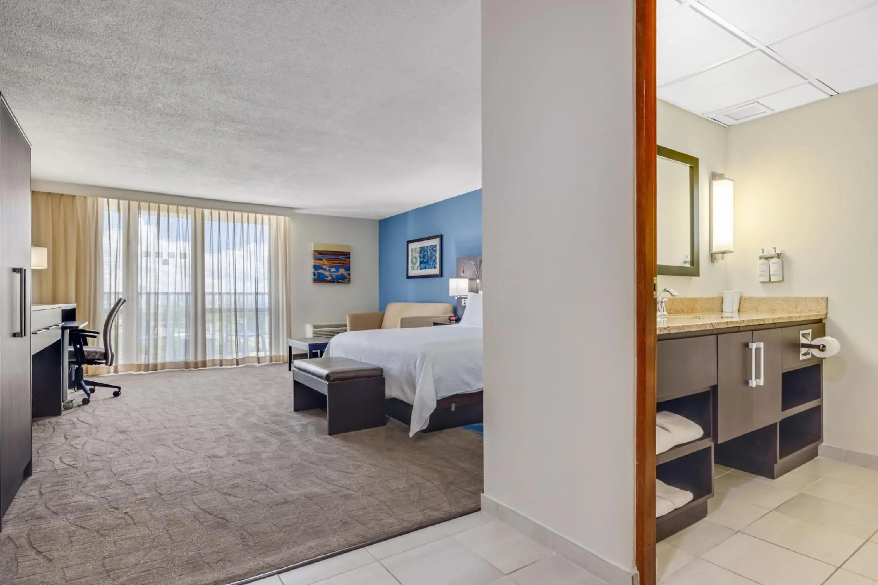 King Suite in Holiday Inn Ponce & El Tropical Casino by IHG King Suite in Holiday Inn Ponce & El Tropical Casino by IHG