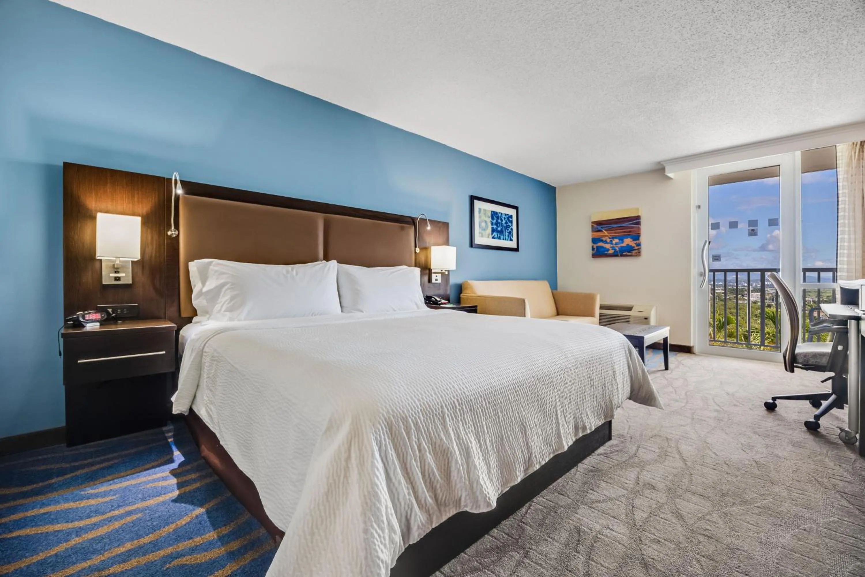 Bedroom, Bed in Holiday Inn Ponce & El Tropical Casino by IHG