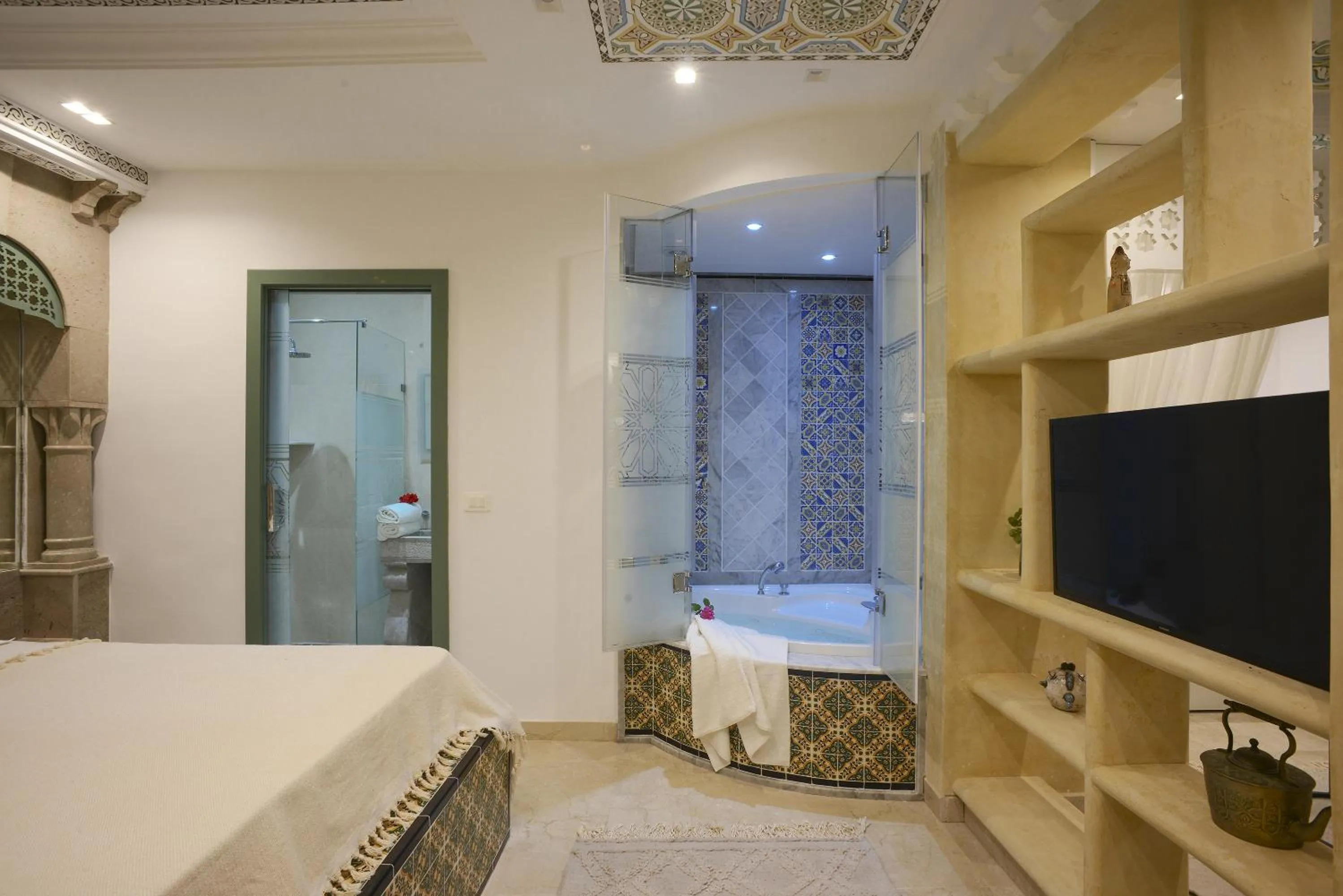 TV and multimedia, Bed in Dar Hammamet Guest House & Hammam