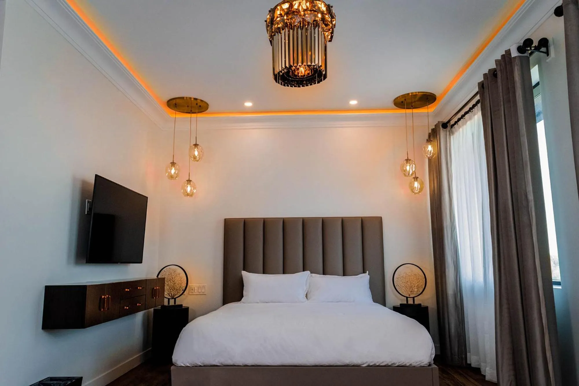 Bedroom in Mount Alverno Luxury Resorts