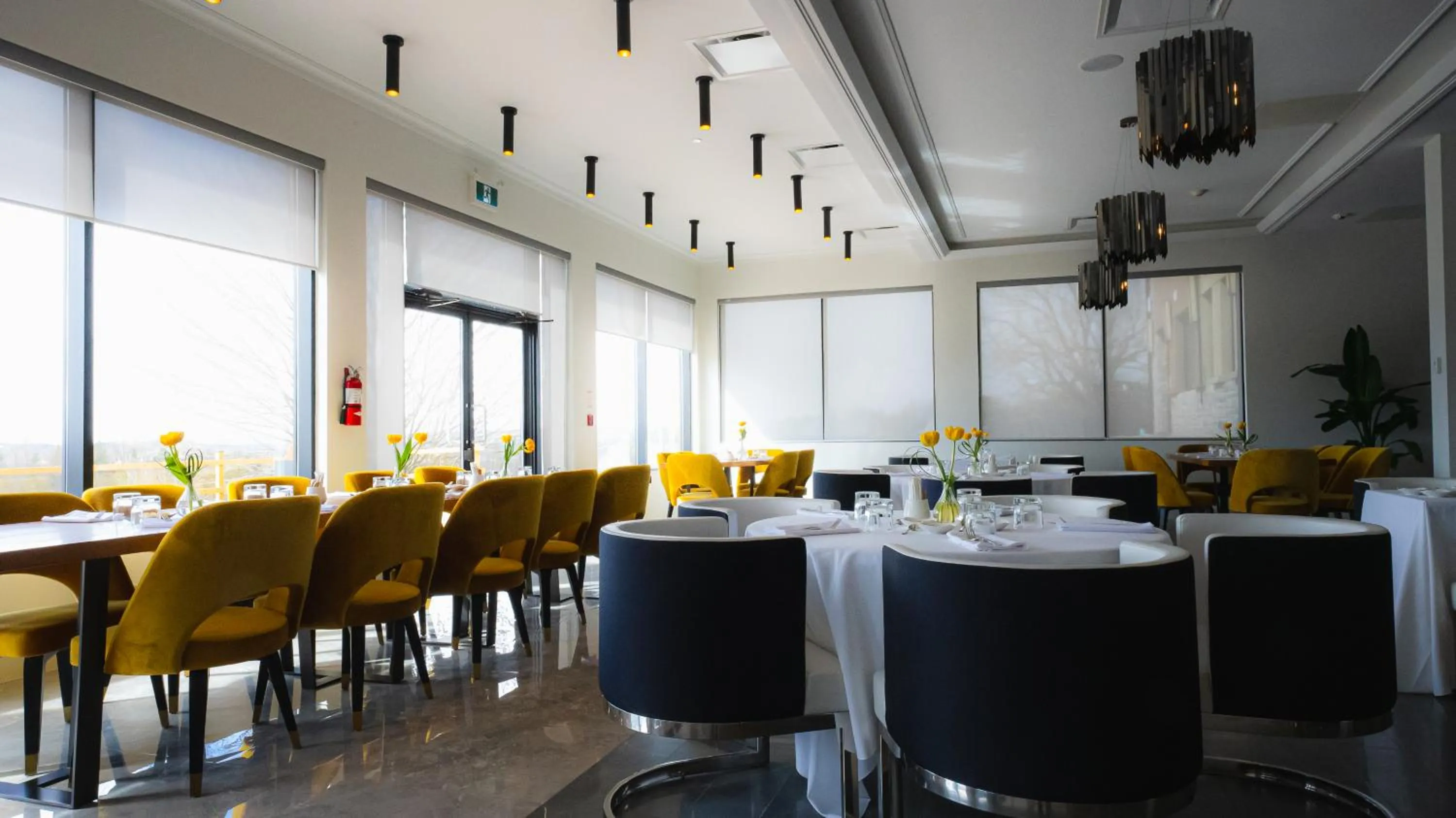 Restaurant/places to eat in Mount Alverno Luxury Resorts