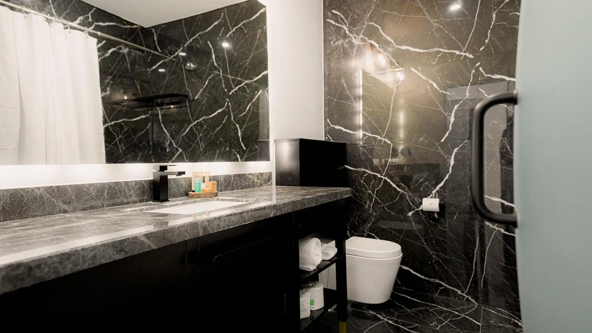 Bathroom in Mount Alverno Luxury Resorts