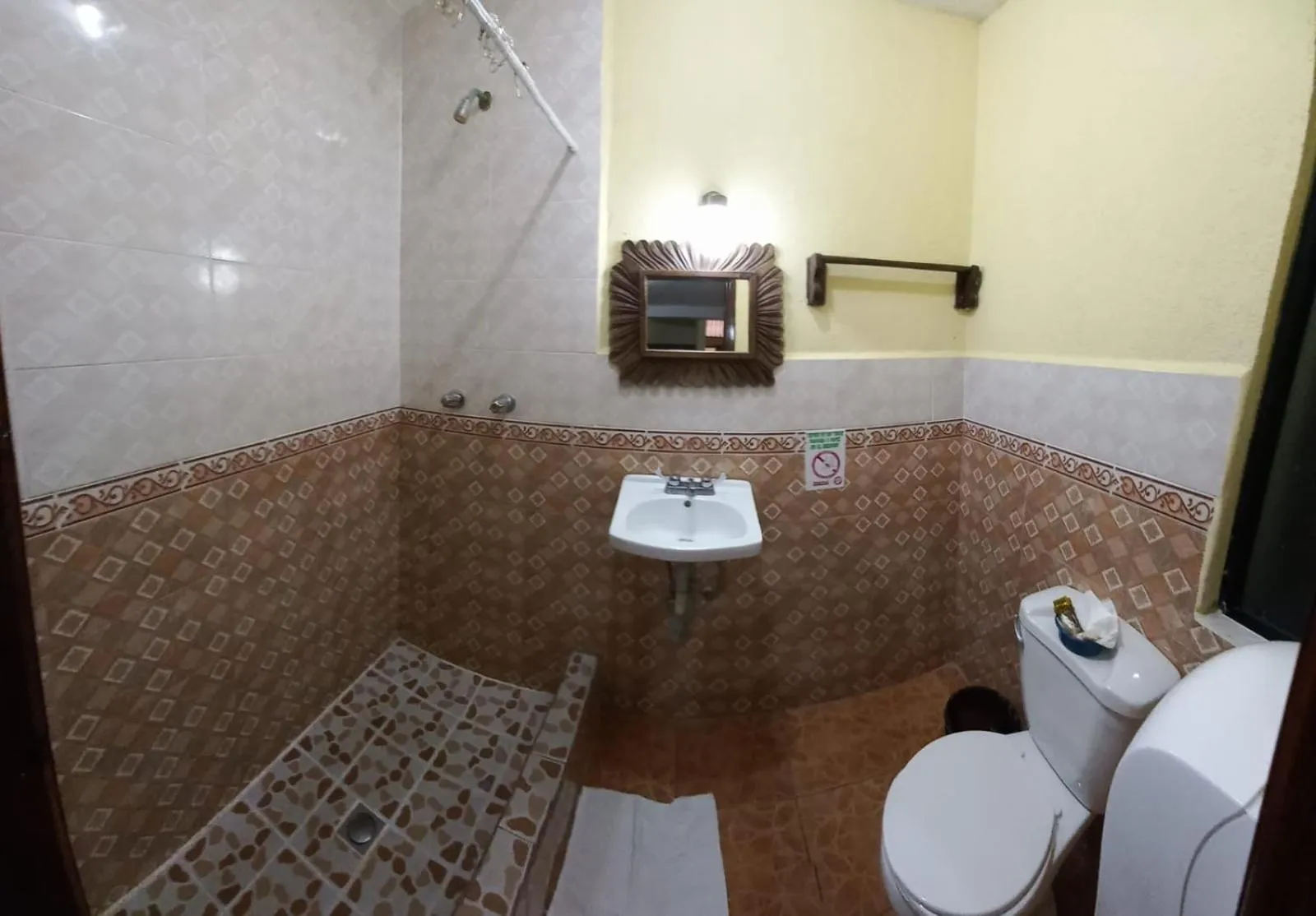 Bathroom in Hotel Nakbé Atitlán