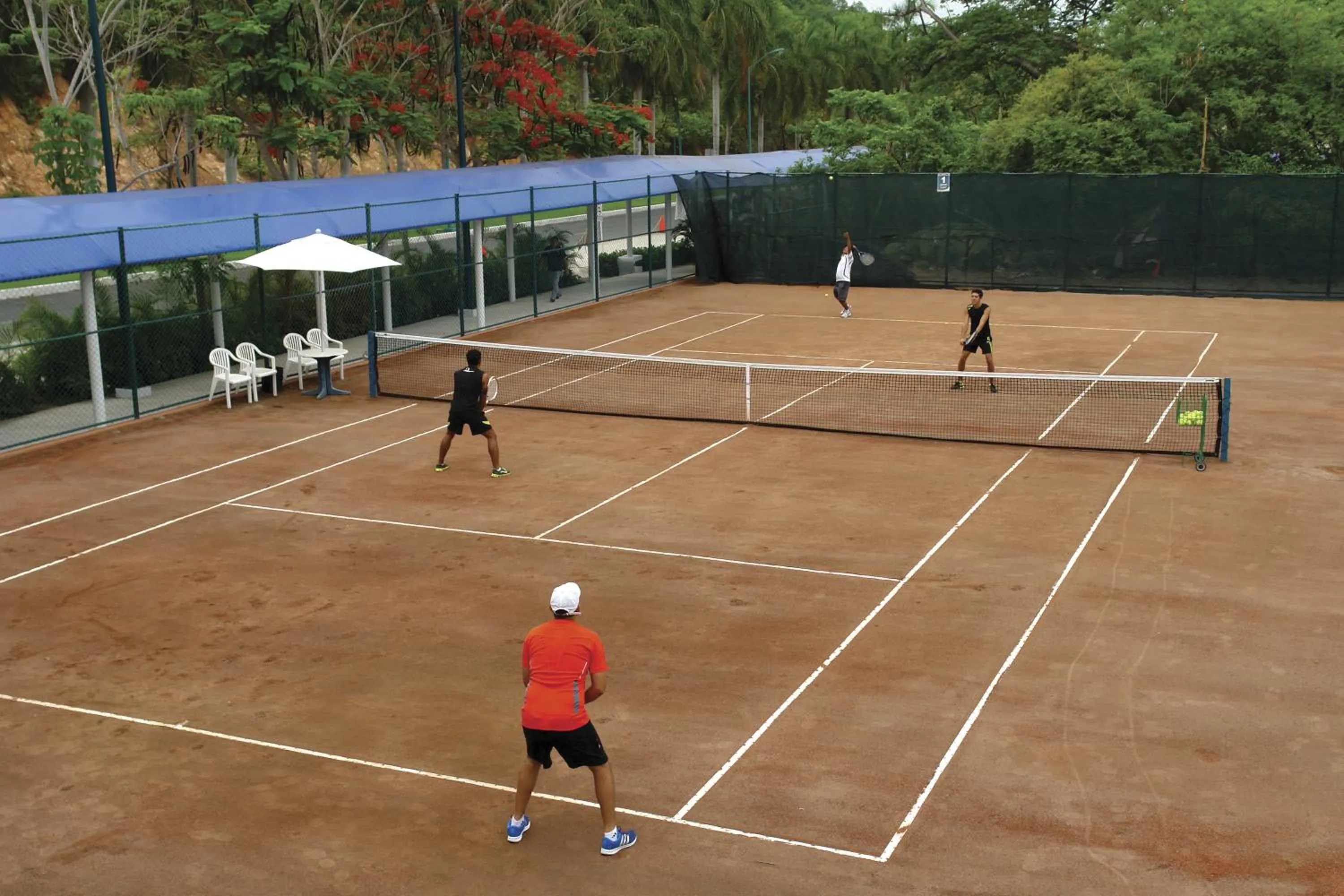 Tennis court, Tennis/Squash in Azul Ixtapa Beach Resort & Convention Center - All Inclusive