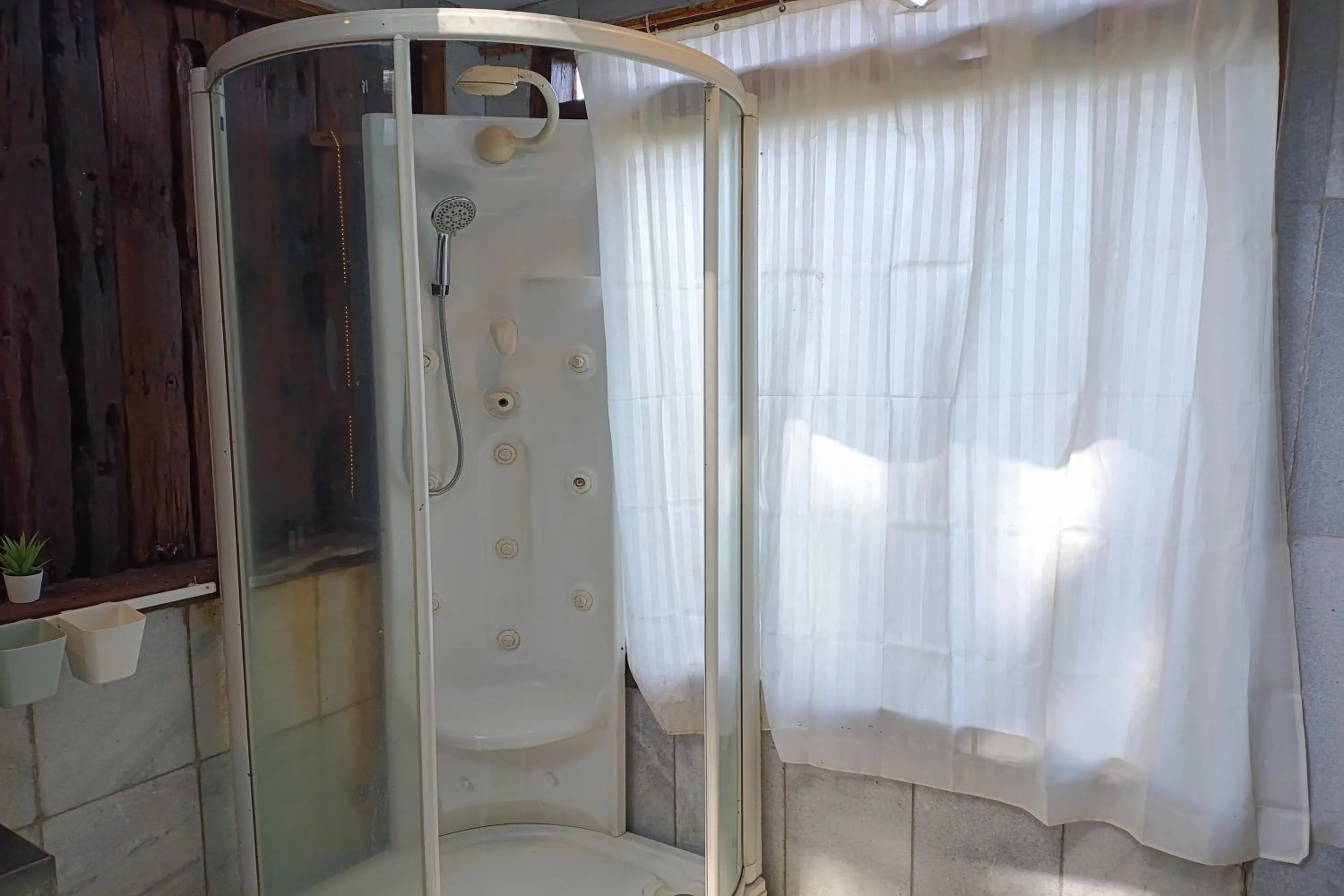 Shower in Mendulang by Belza