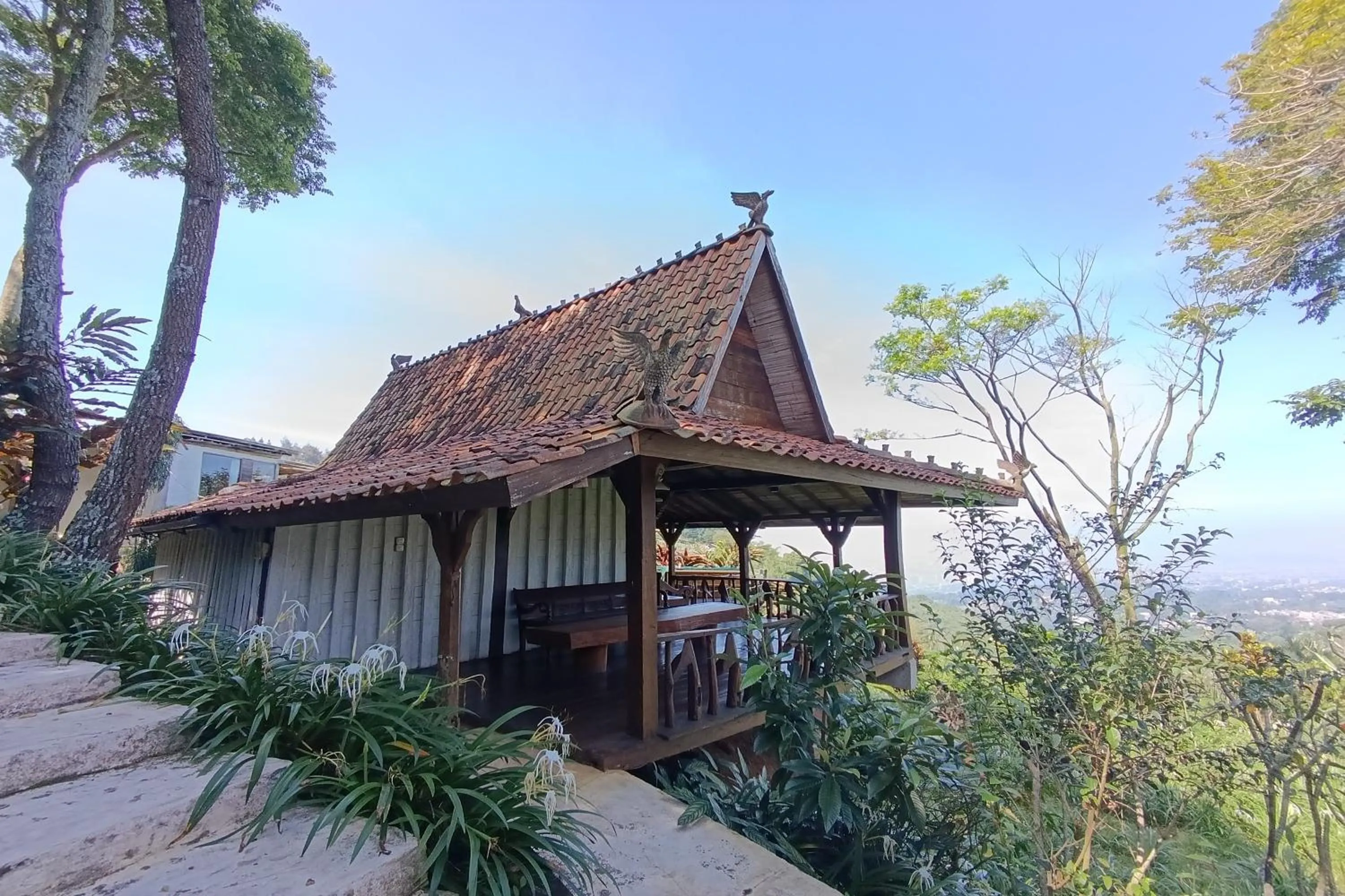 Property building in Mendulang by Belza