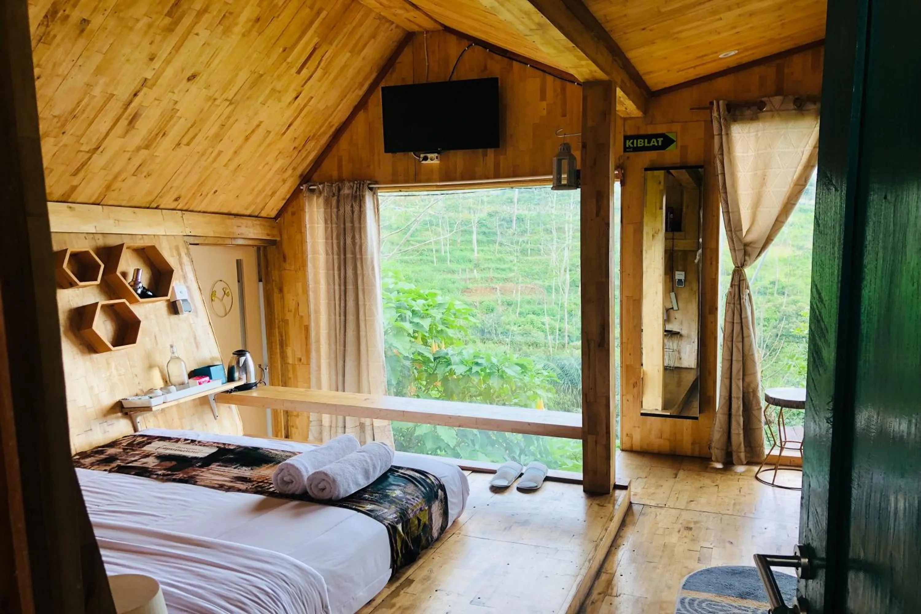 Bed in Mendulang by Belza