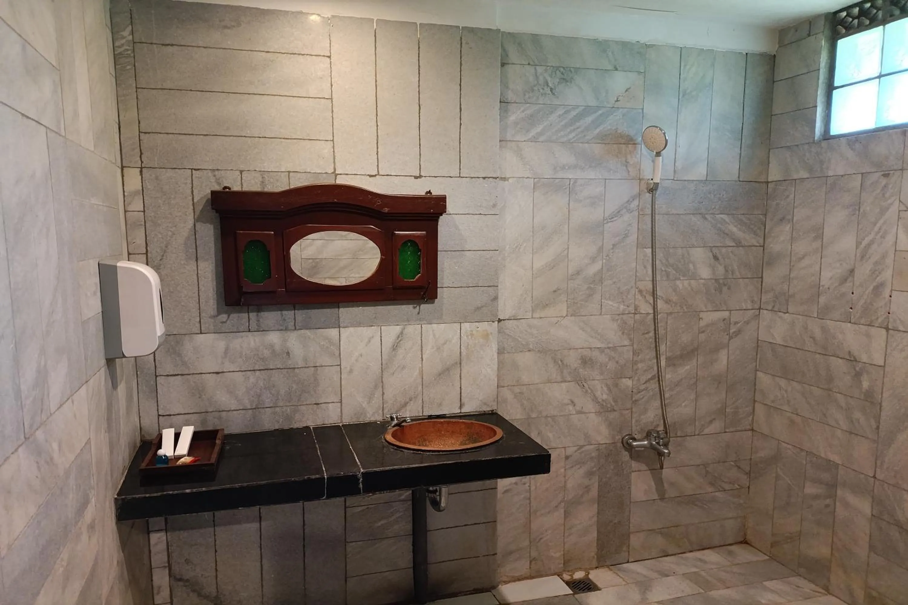 Shower in Mendulang by Belza