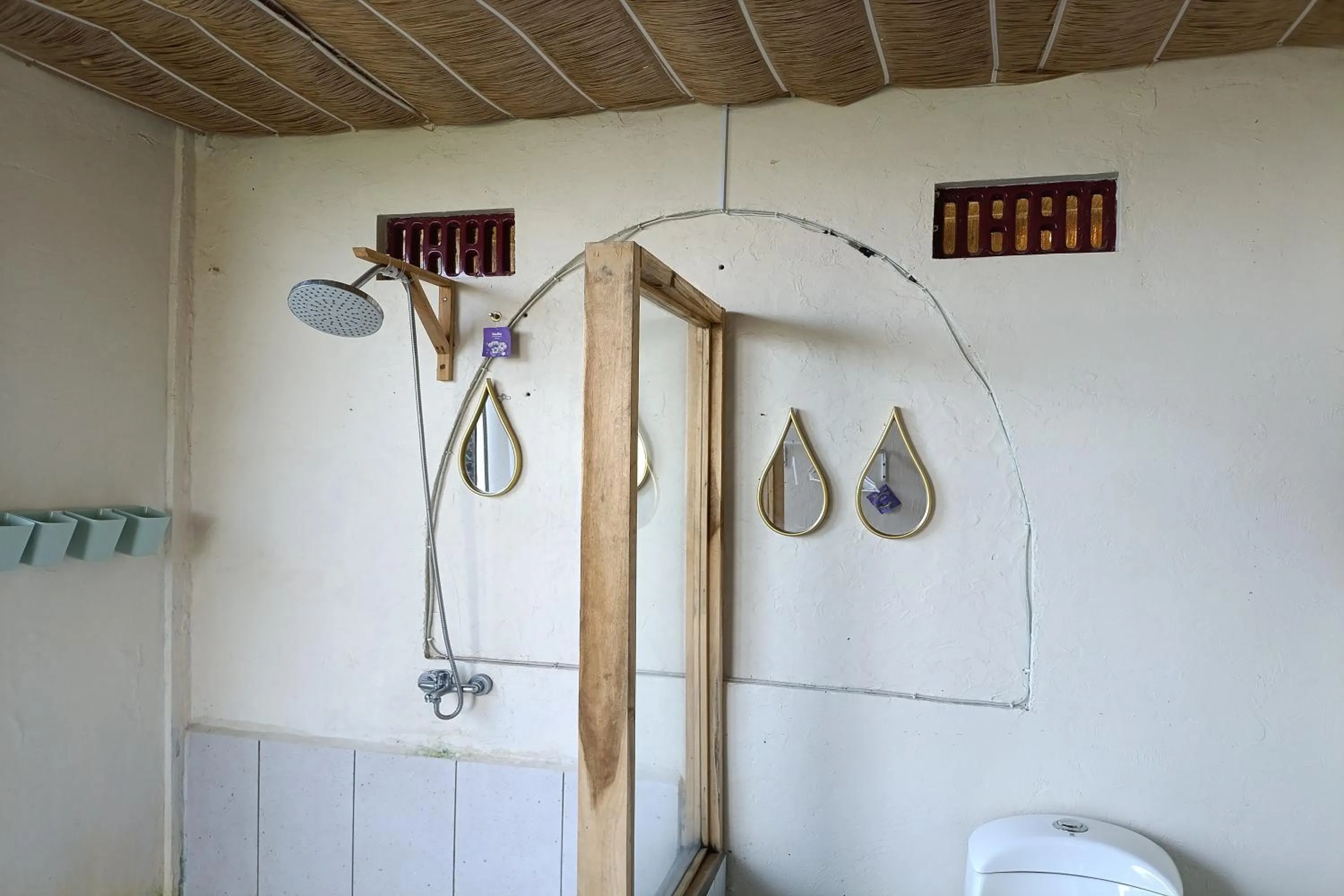 Shower in Mendulang by Belza