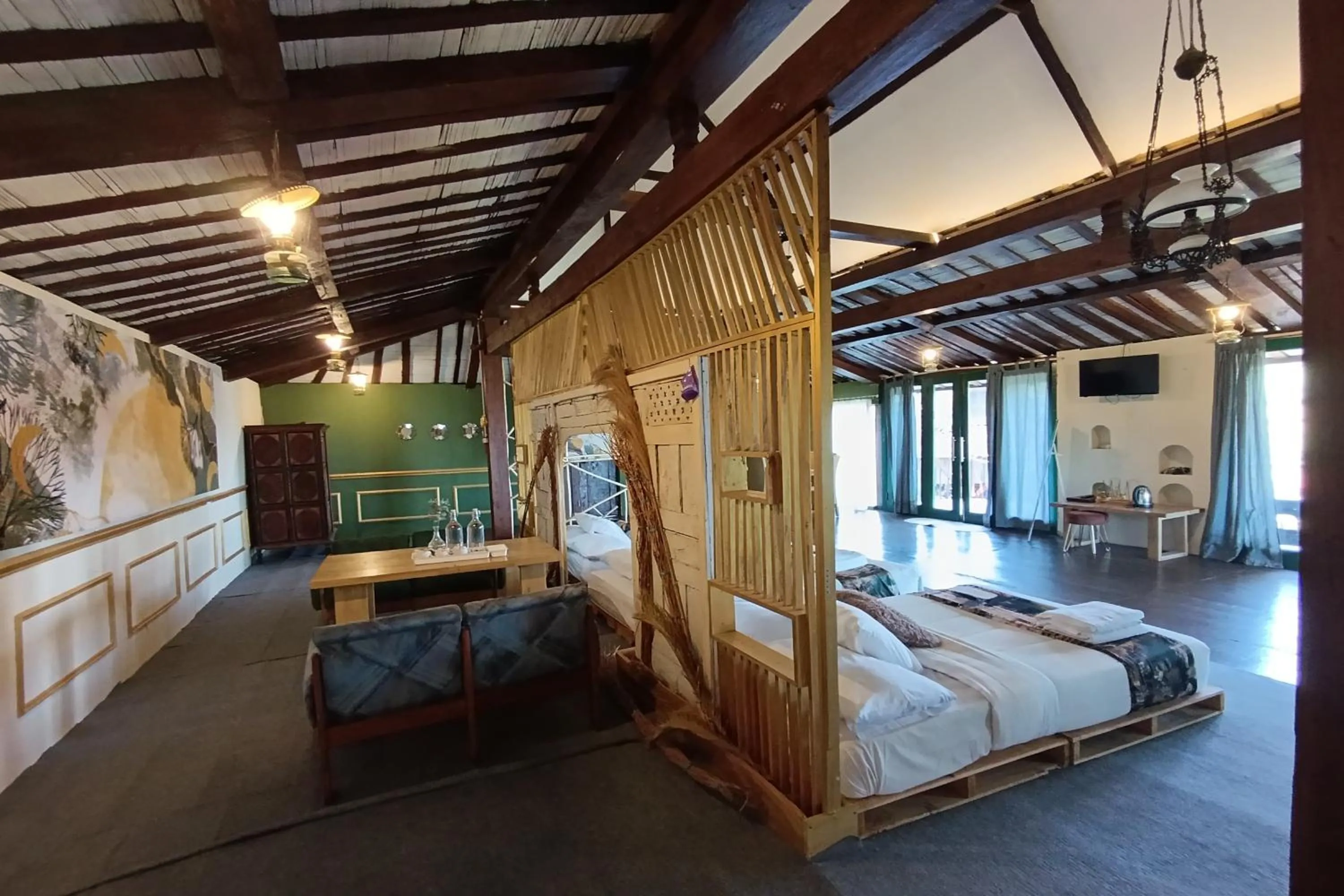 Photo of the whole room, Bed in Mendulang by Belza