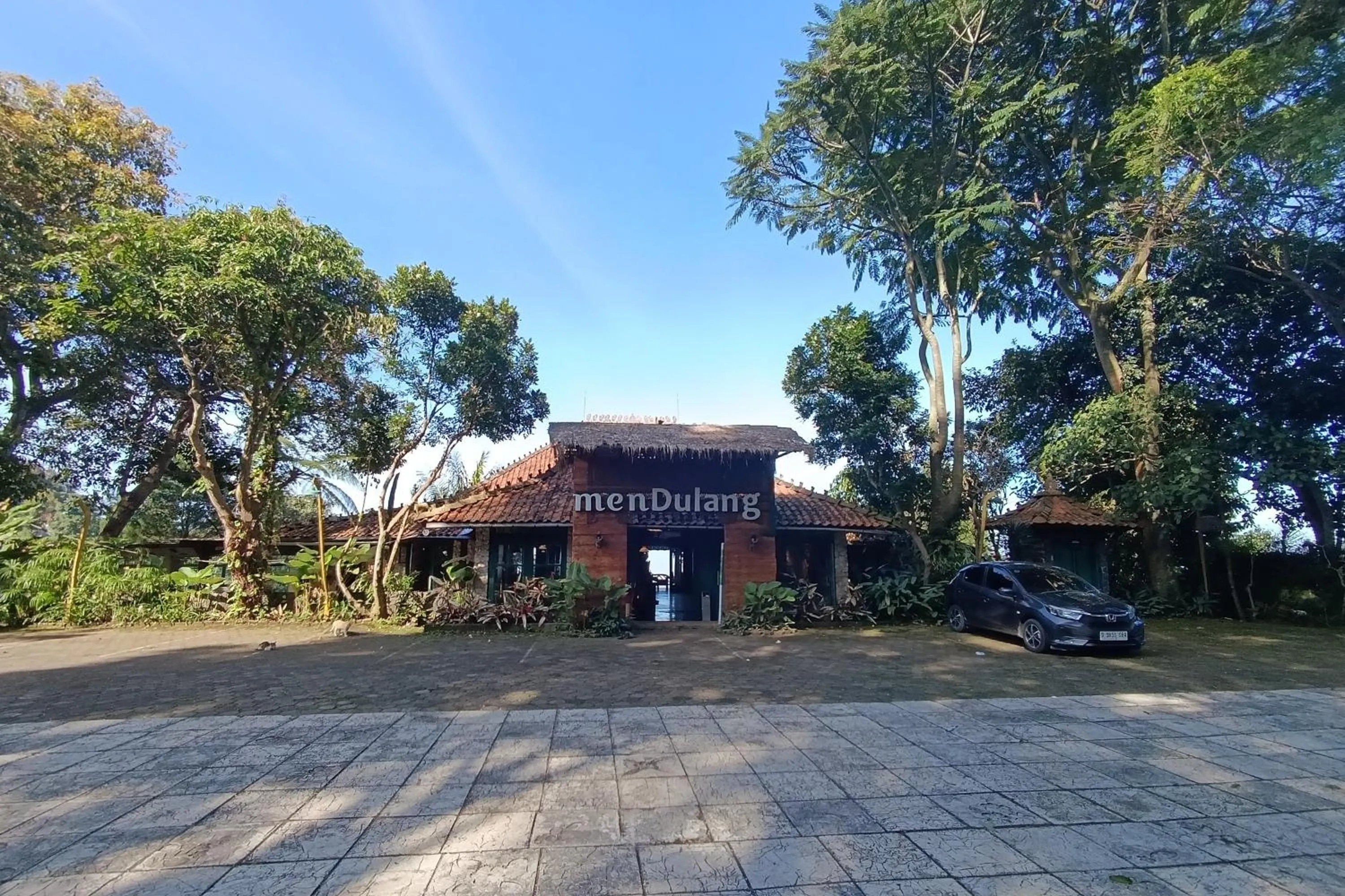 Property building in Mendulang by Belza