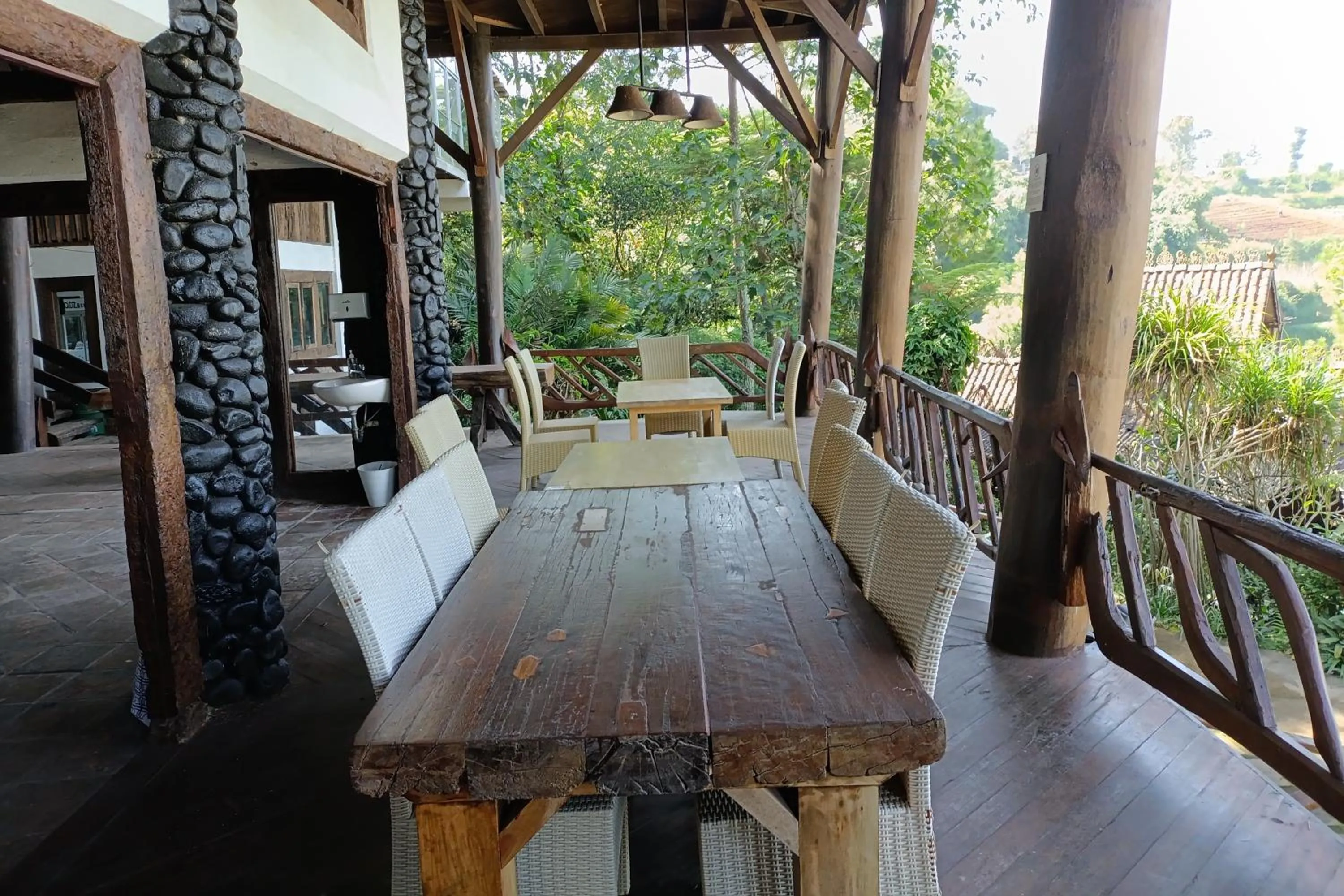 Balcony/Terrace in Mendulang by Belza