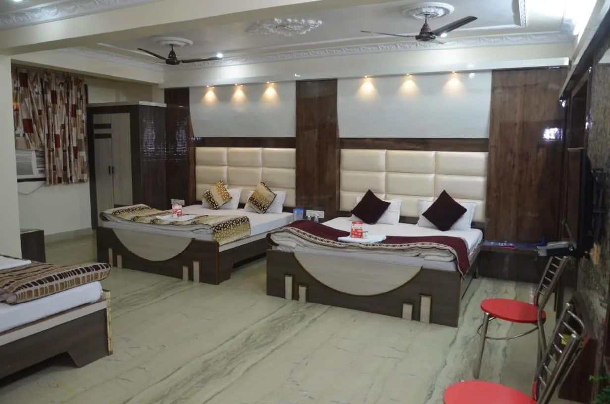 Bedroom, Bed in Ganpati Plaza Hotel