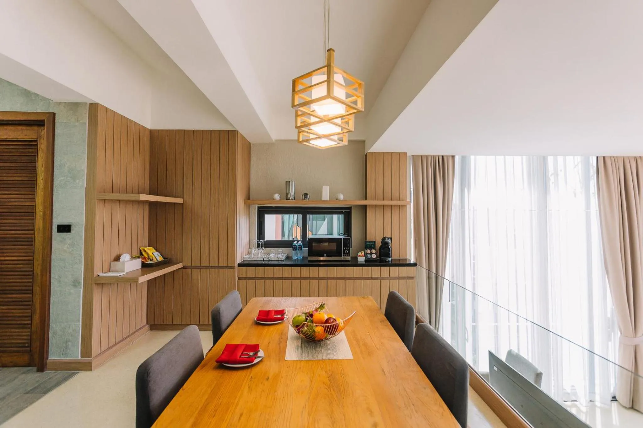 Dining area in Sky View Luxury Pool Villa - SHA