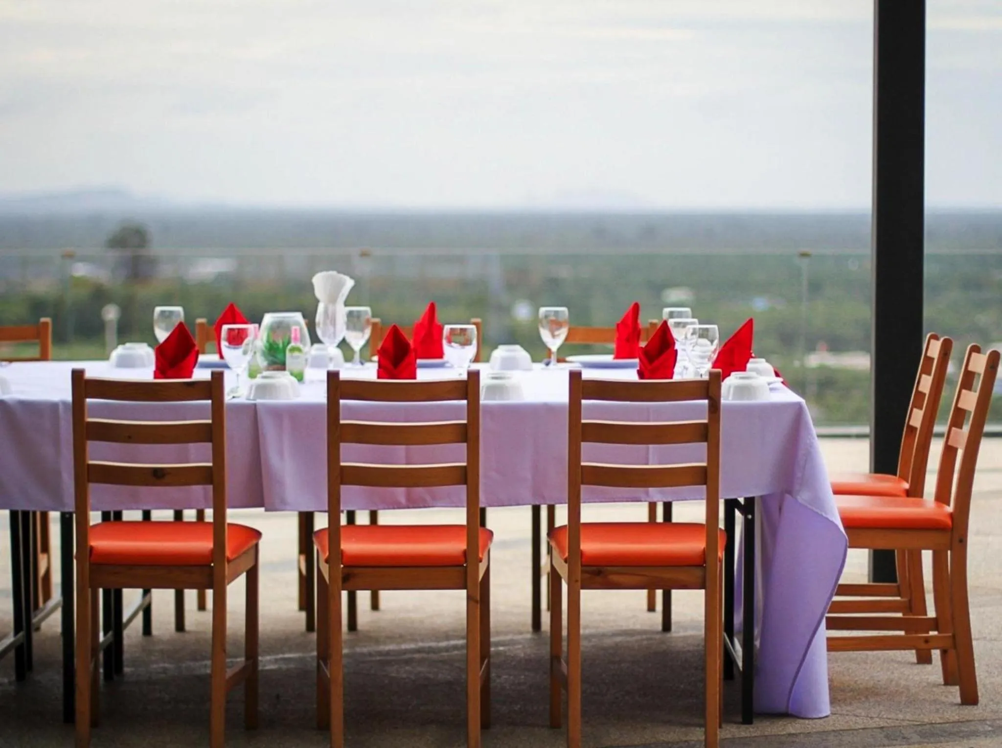 Restaurant/places to eat in Sky View Luxury Pool Villa - SHA