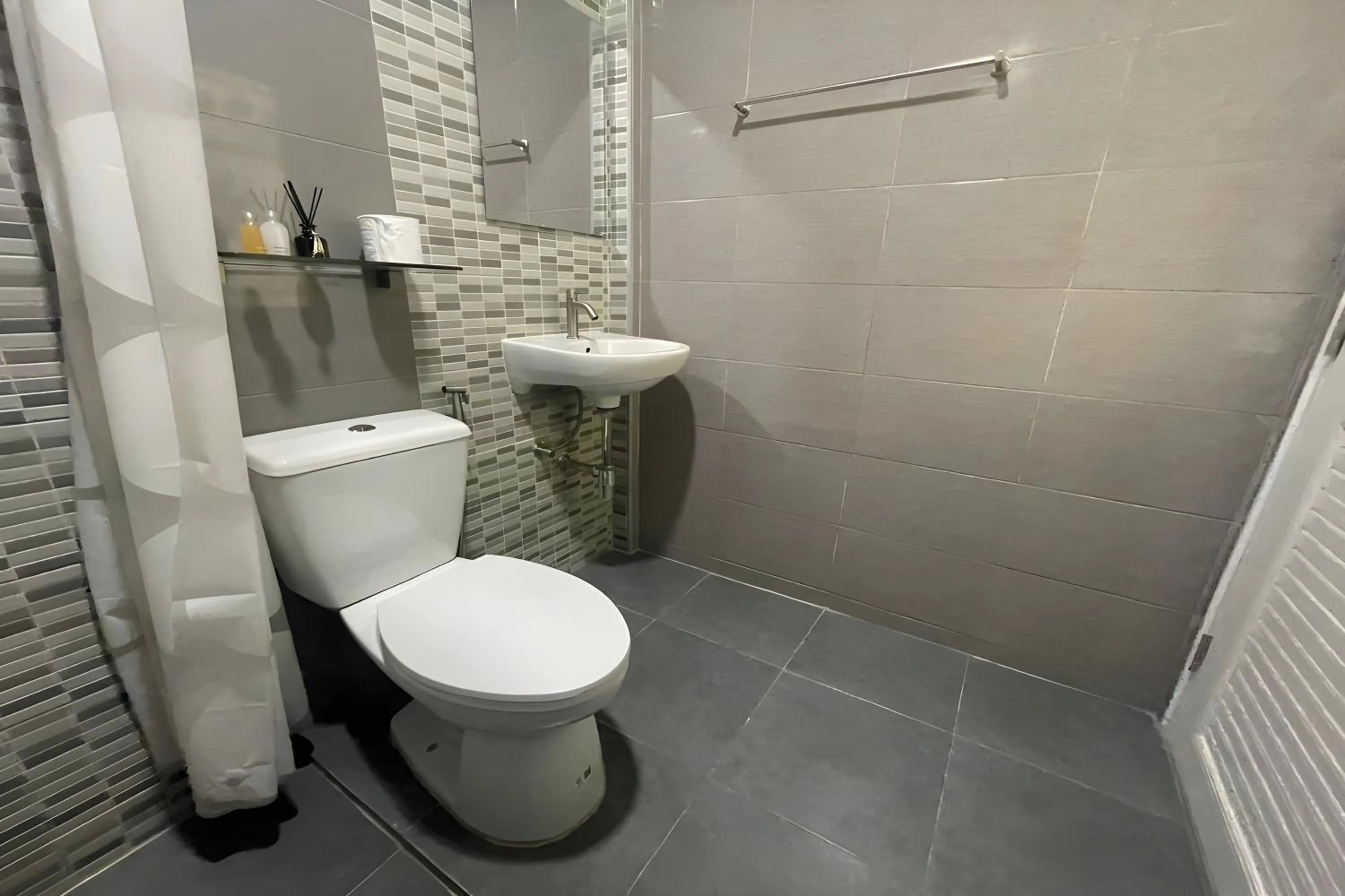 Bathroom in Davy Cottage Phuket