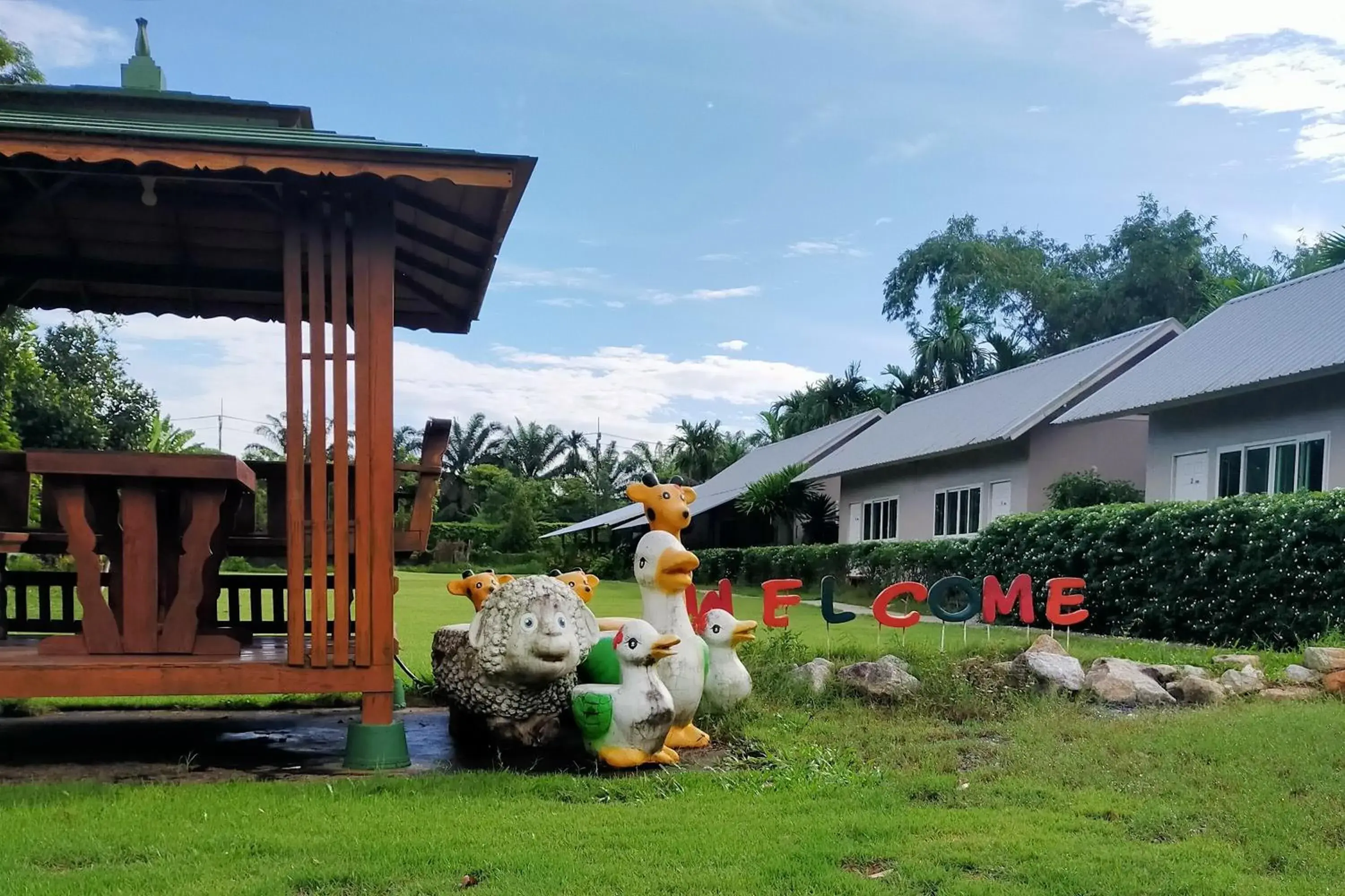 Property building in Davy Cottage Phuket Property building in Davy Cottage Phuket