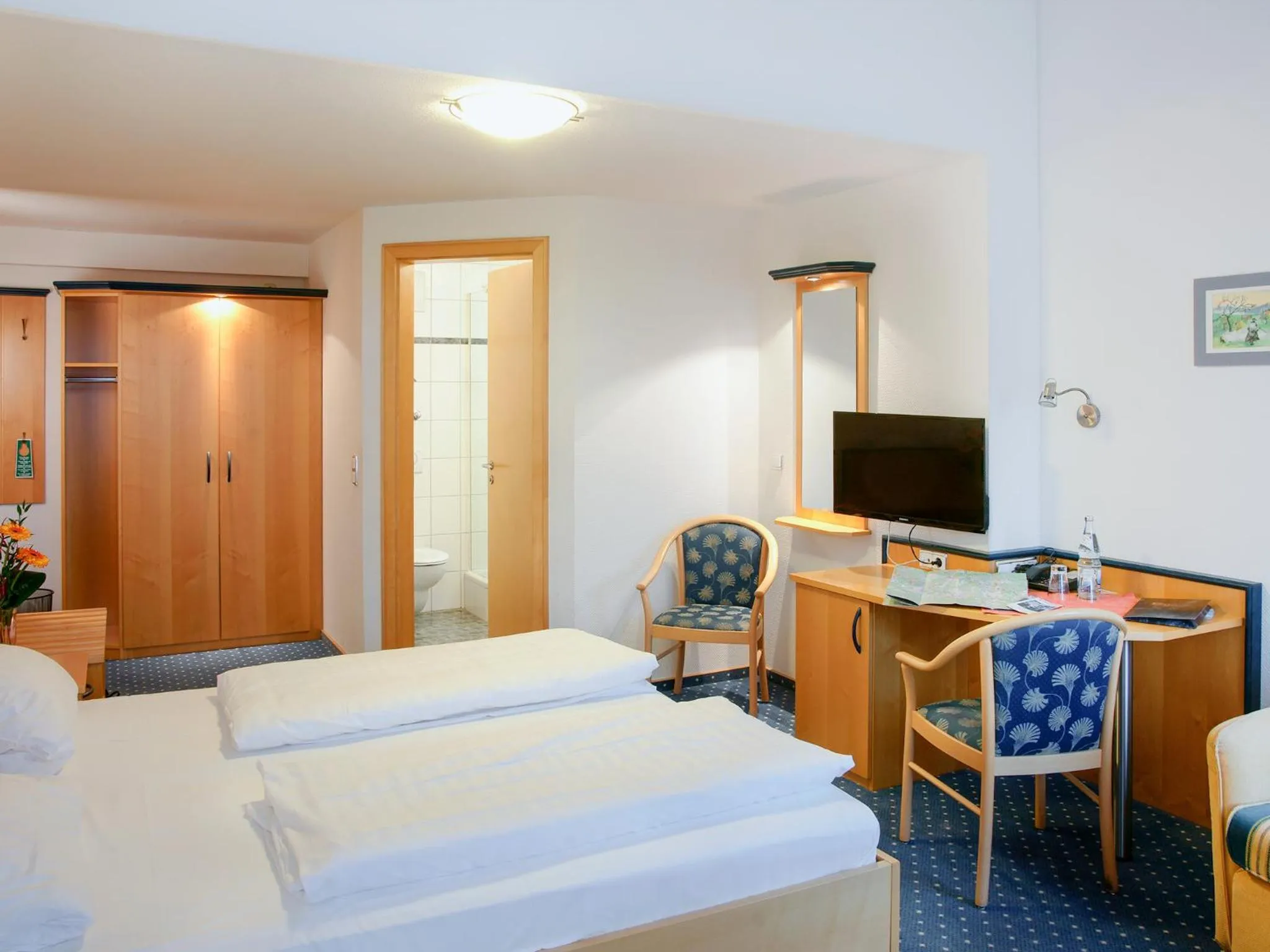 Photo of the whole room, Bed in Hotel Gasthof zum Biber
