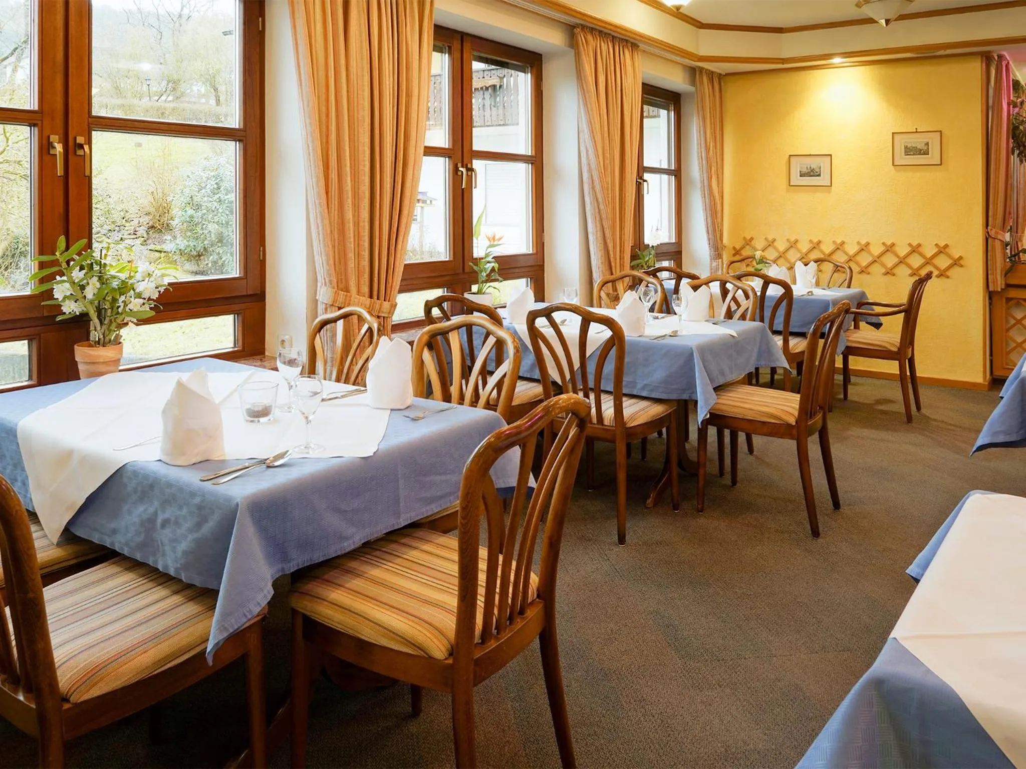 Restaurant/places to eat in Hotel Gasthof zum Biber