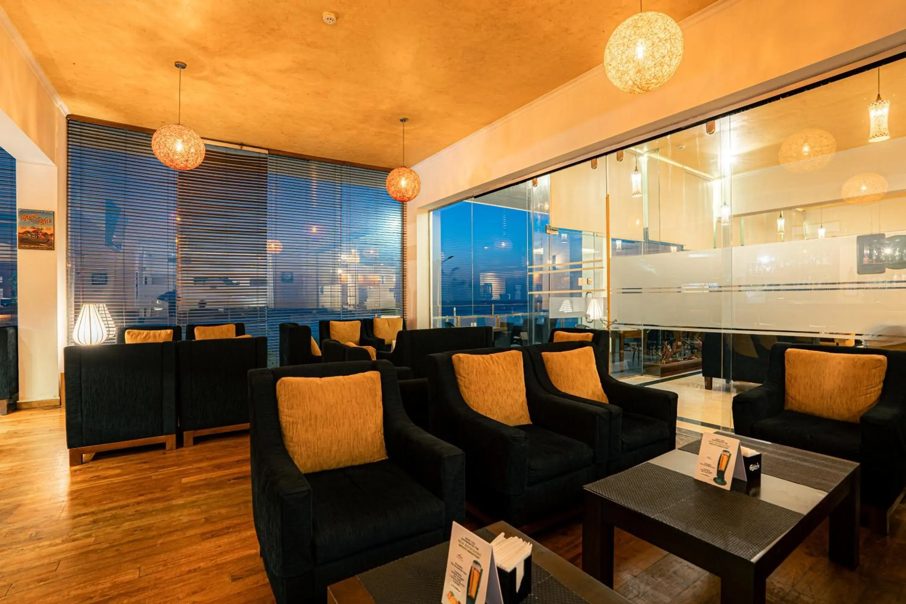 Lounge or bar in Mirage Colombo Lounge or bar in Mirage Colombo