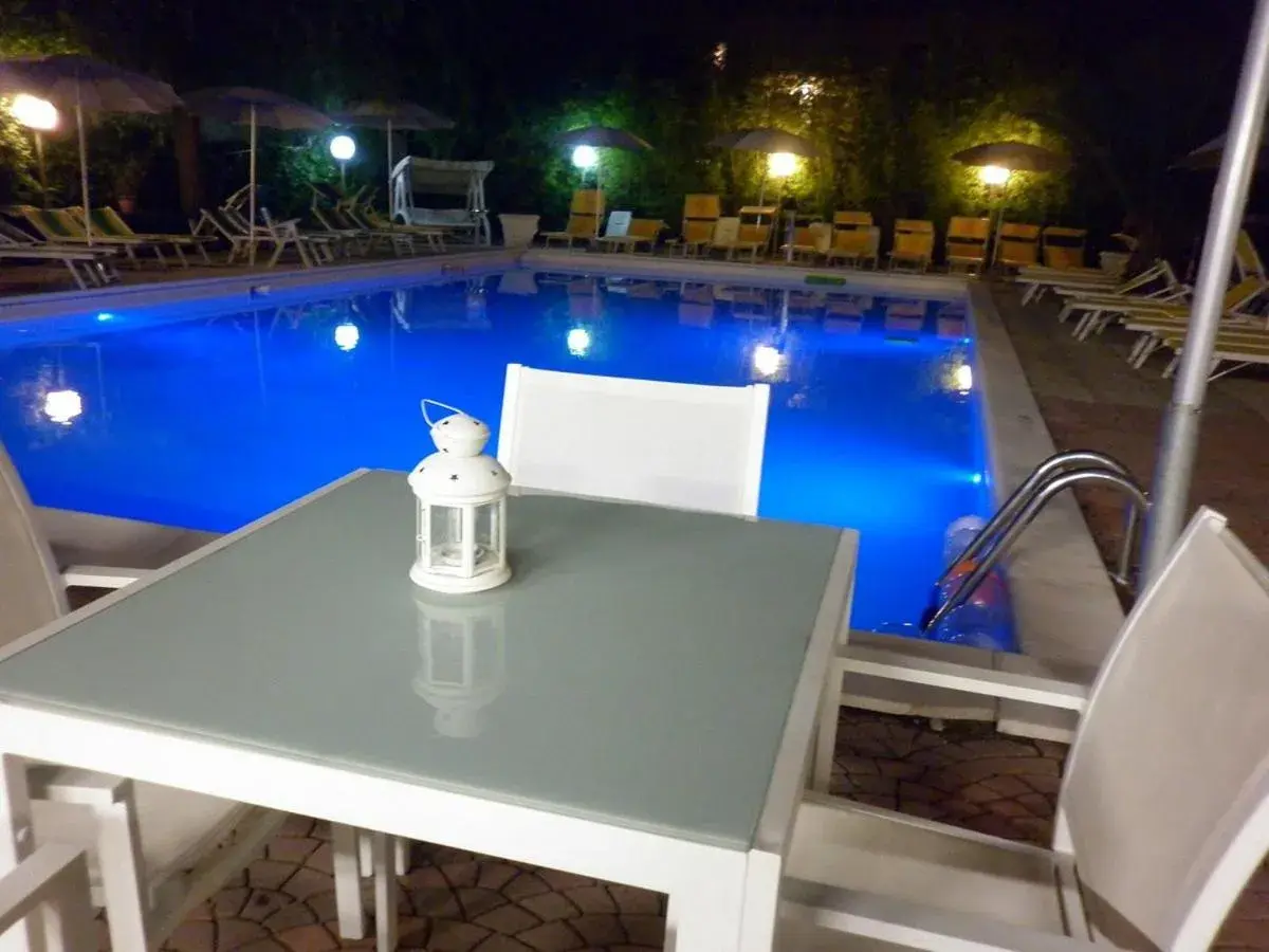 HOTEL TRE ROSE HOTEL TRE ROSE