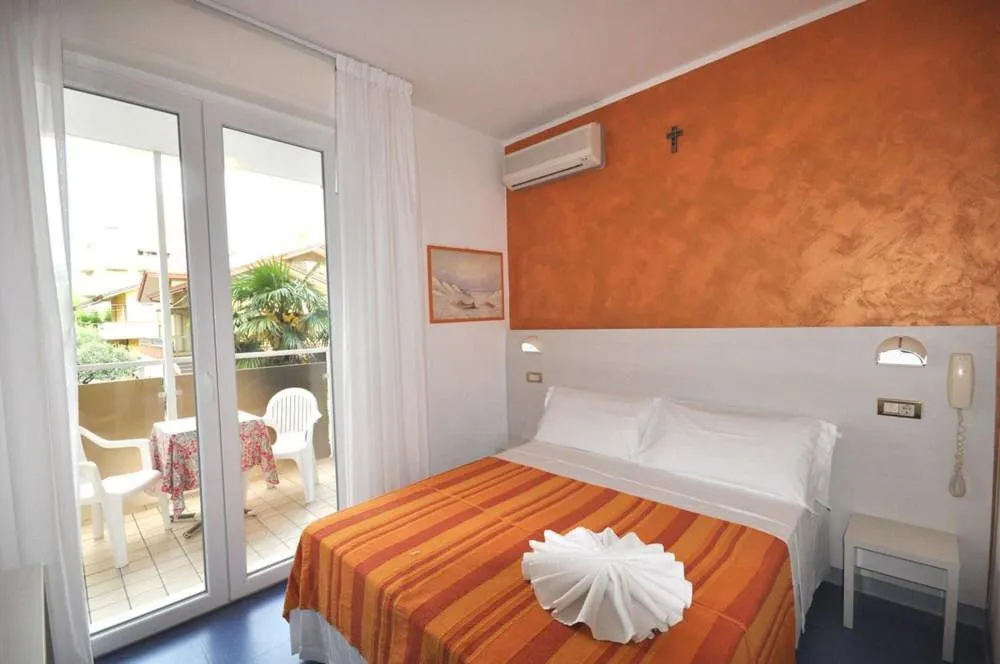 Bed in HOTEL TRE ROSE