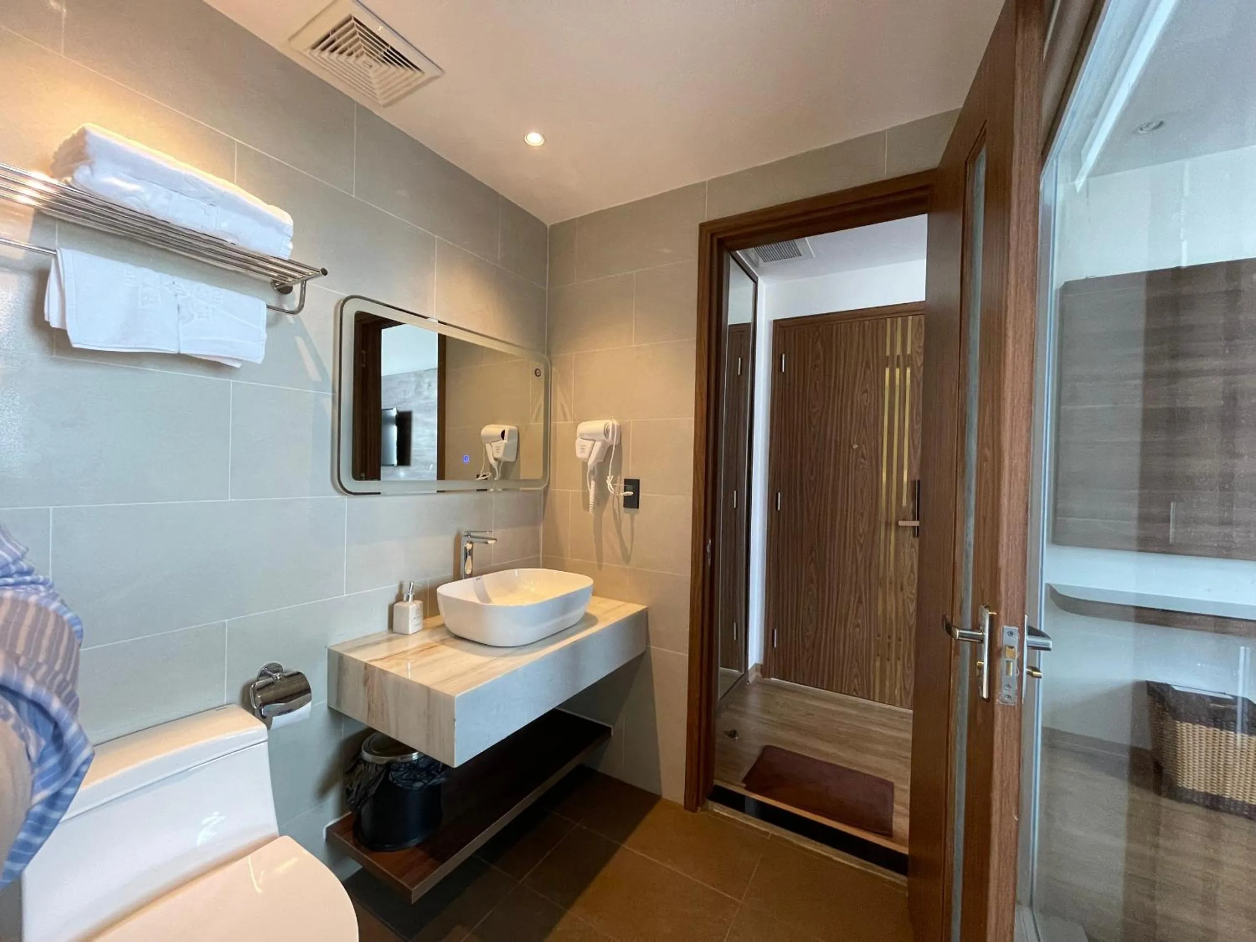 Shower in MERIA Hotel Quy Nhơn