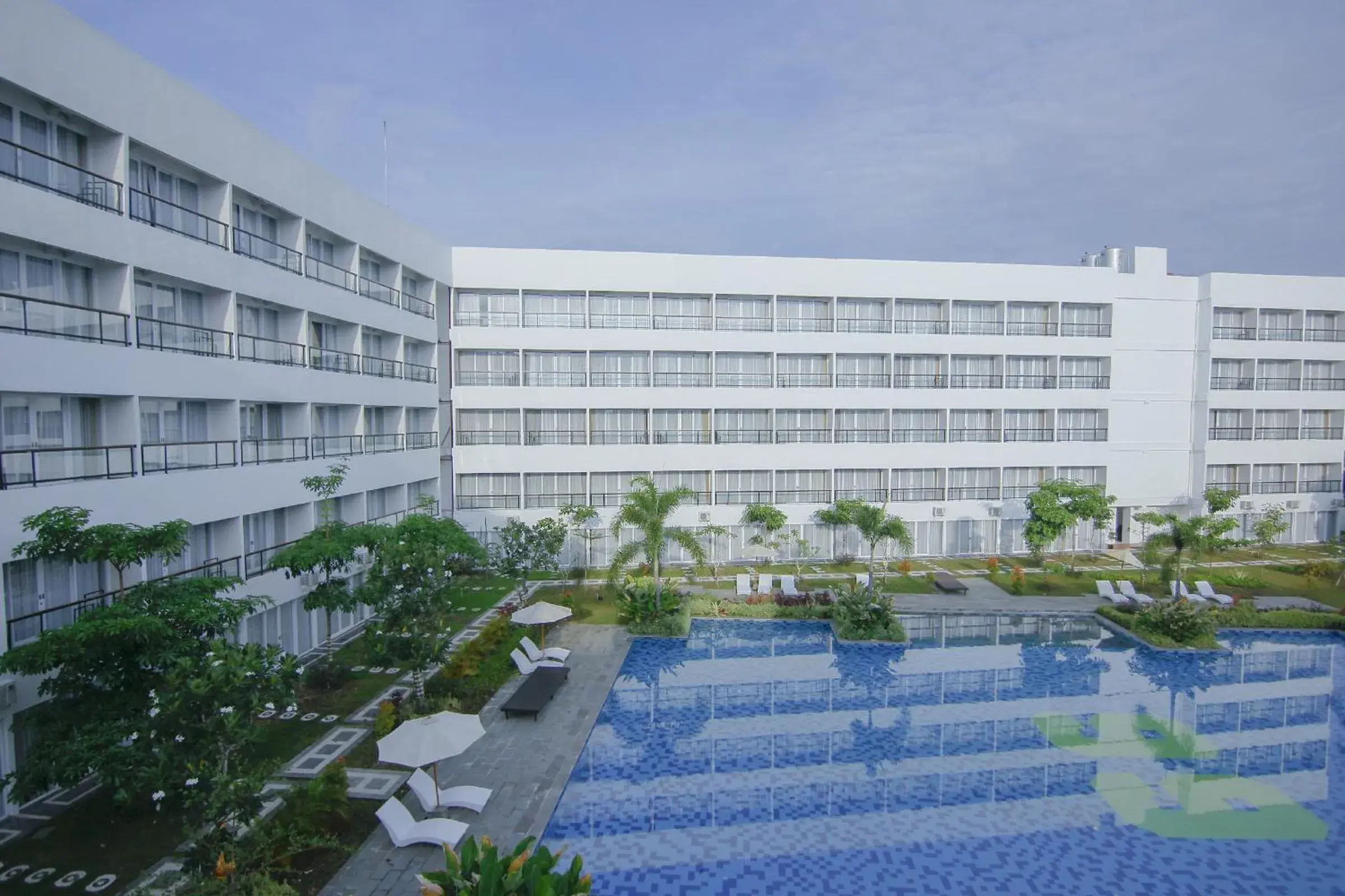 Swimming pool in Raja Hotel Kuta Mandalika Resort & Convention Swimming pool in Raja Hotel Kuta Mandalika Resort & Convention