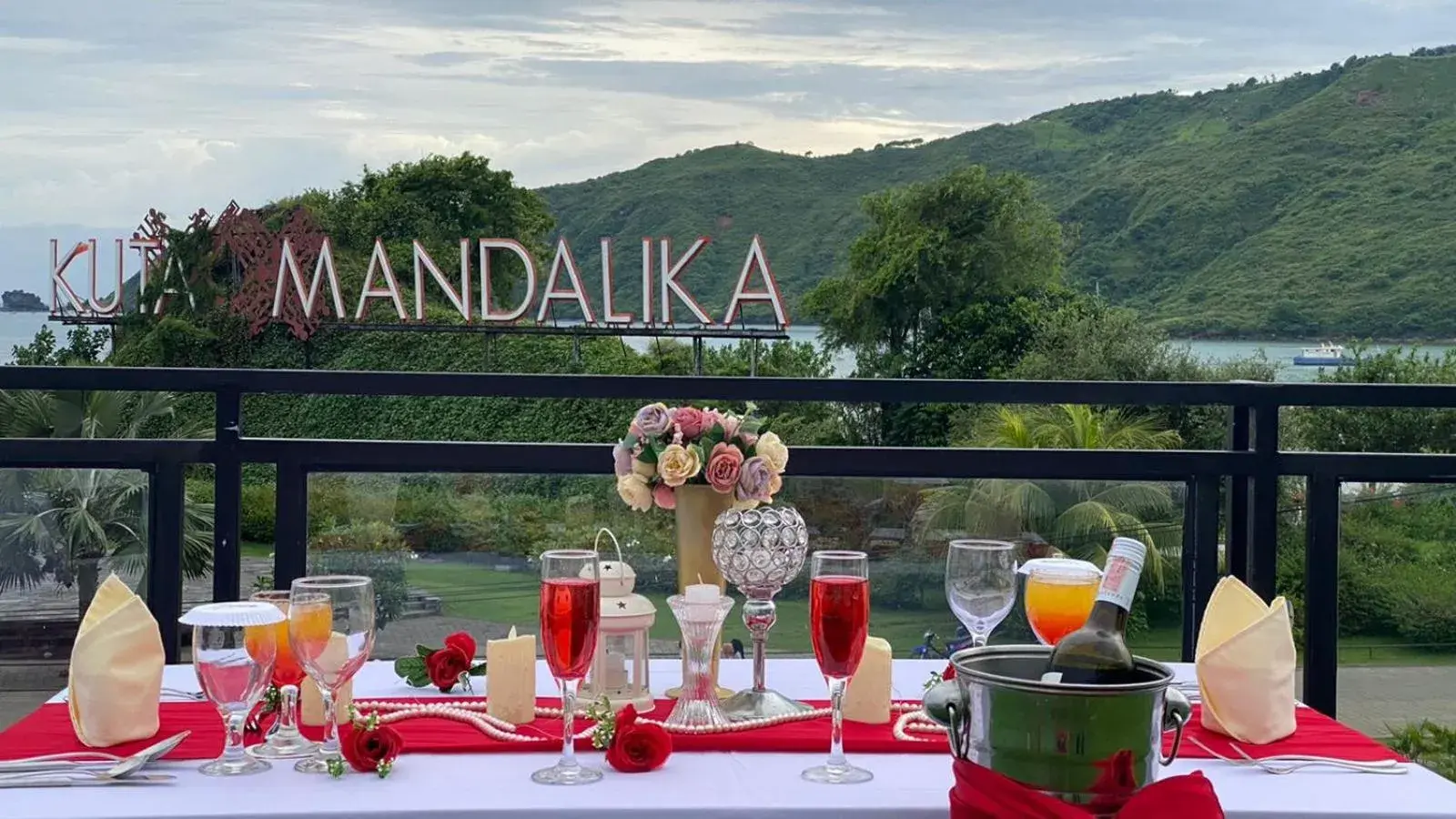 Restaurant/places to eat in Raja Hotel Kuta Mandalika Resort & Convention Restaurant/places to eat in Raja Hotel Kuta Mandalika Resort & Convention