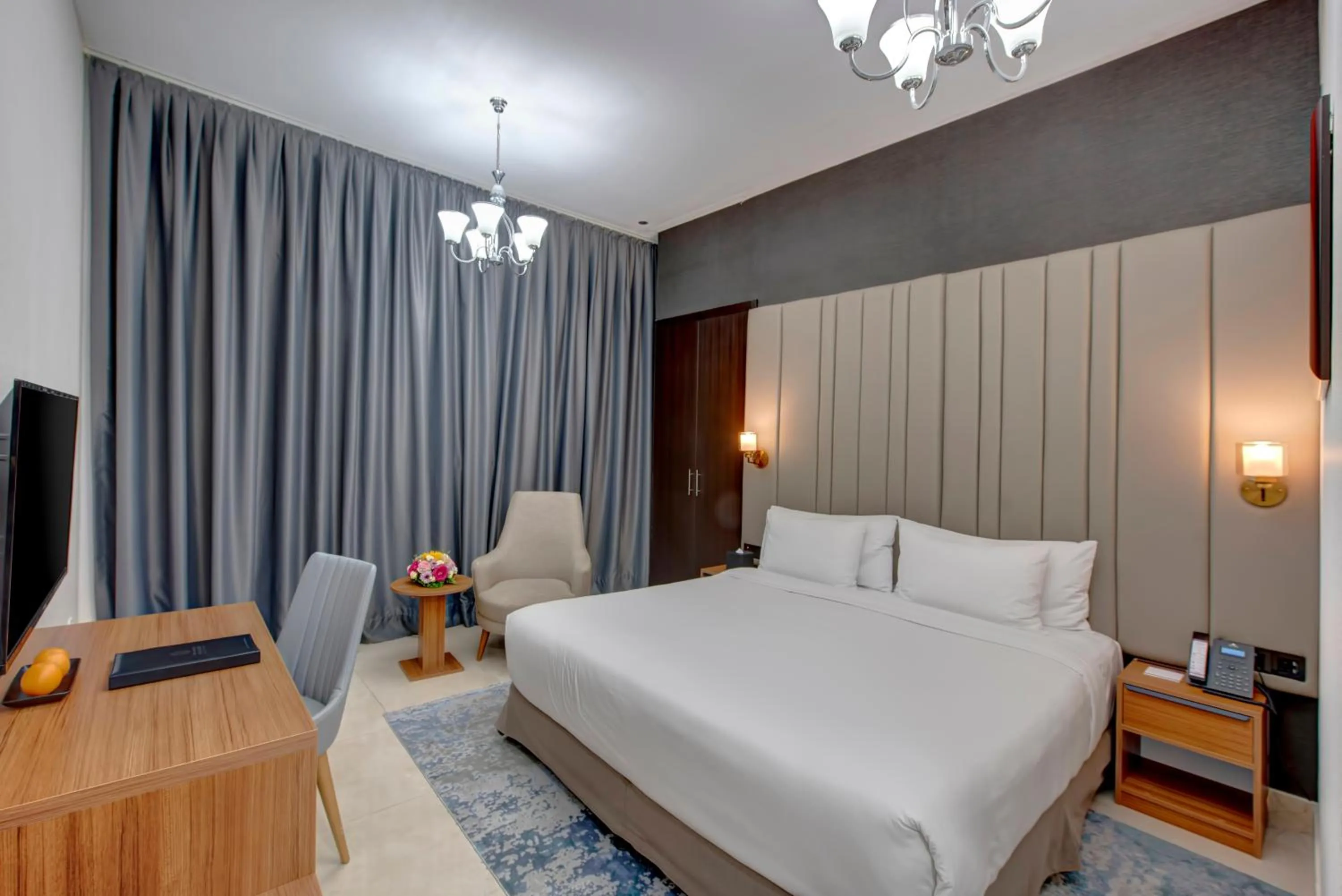 Bedroom, Bed in Regency Luxury Suites