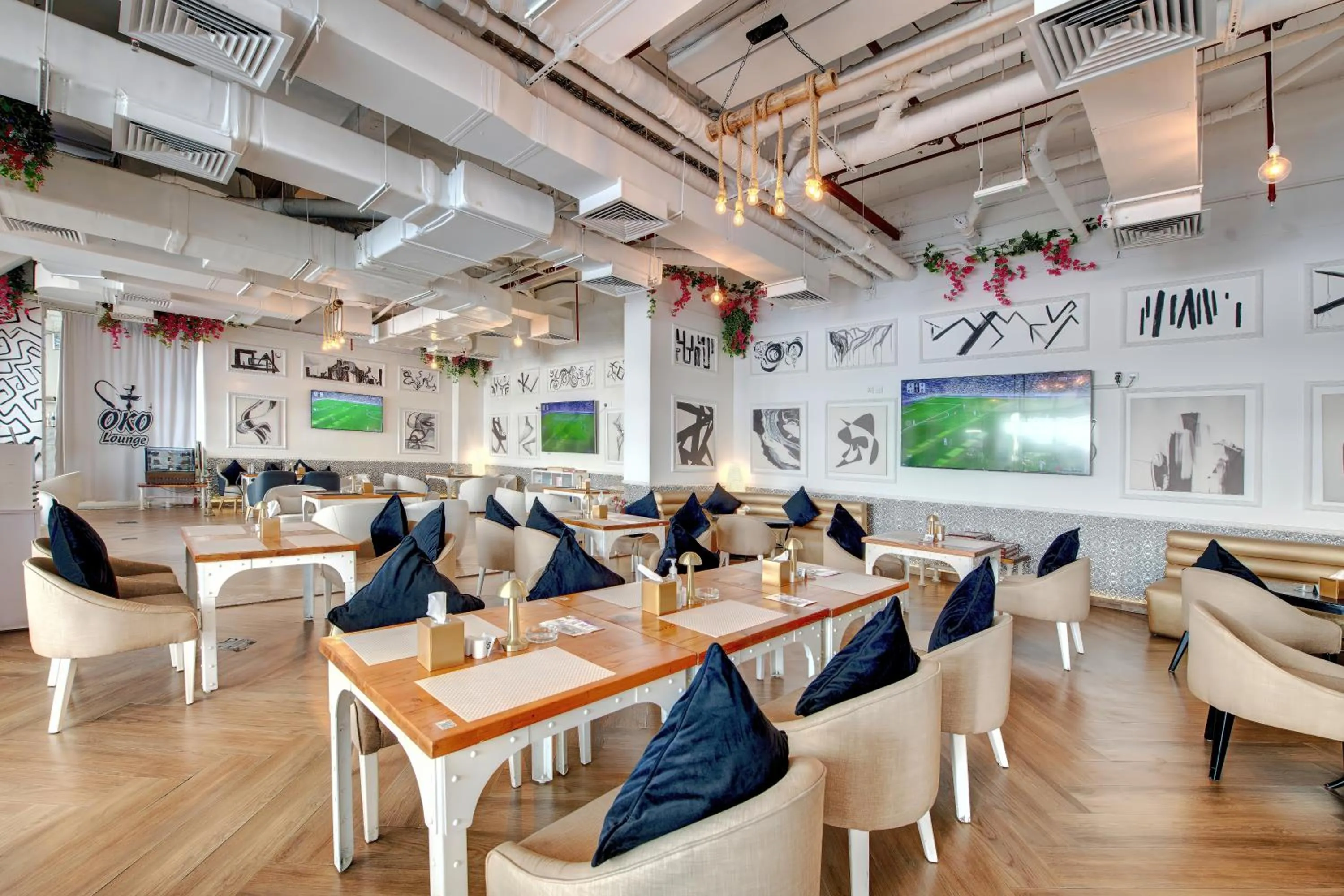 Restaurant/places to eat in Regency Luxury Suites