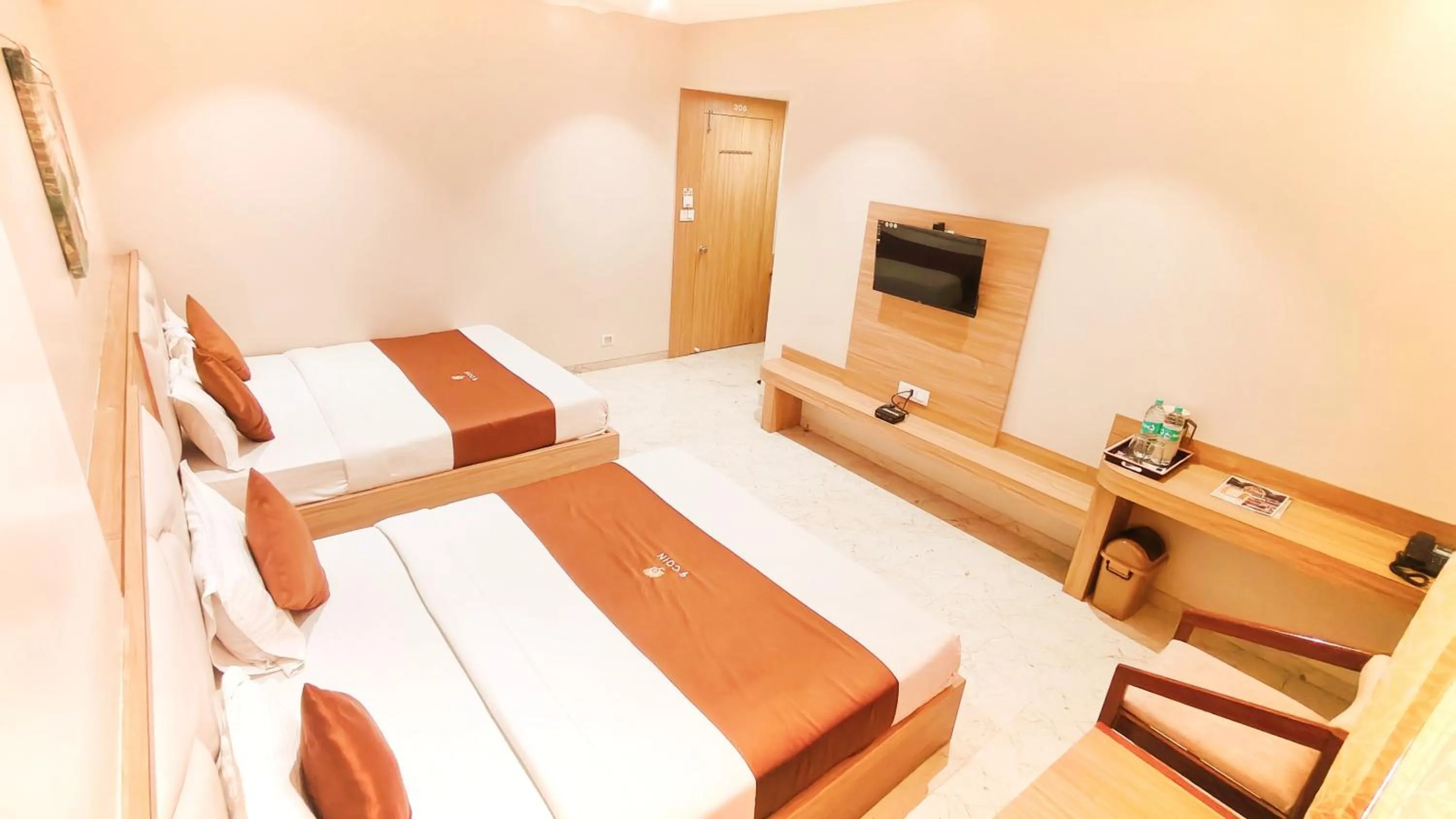 Bedroom, Bed in Hotel 9 Coin