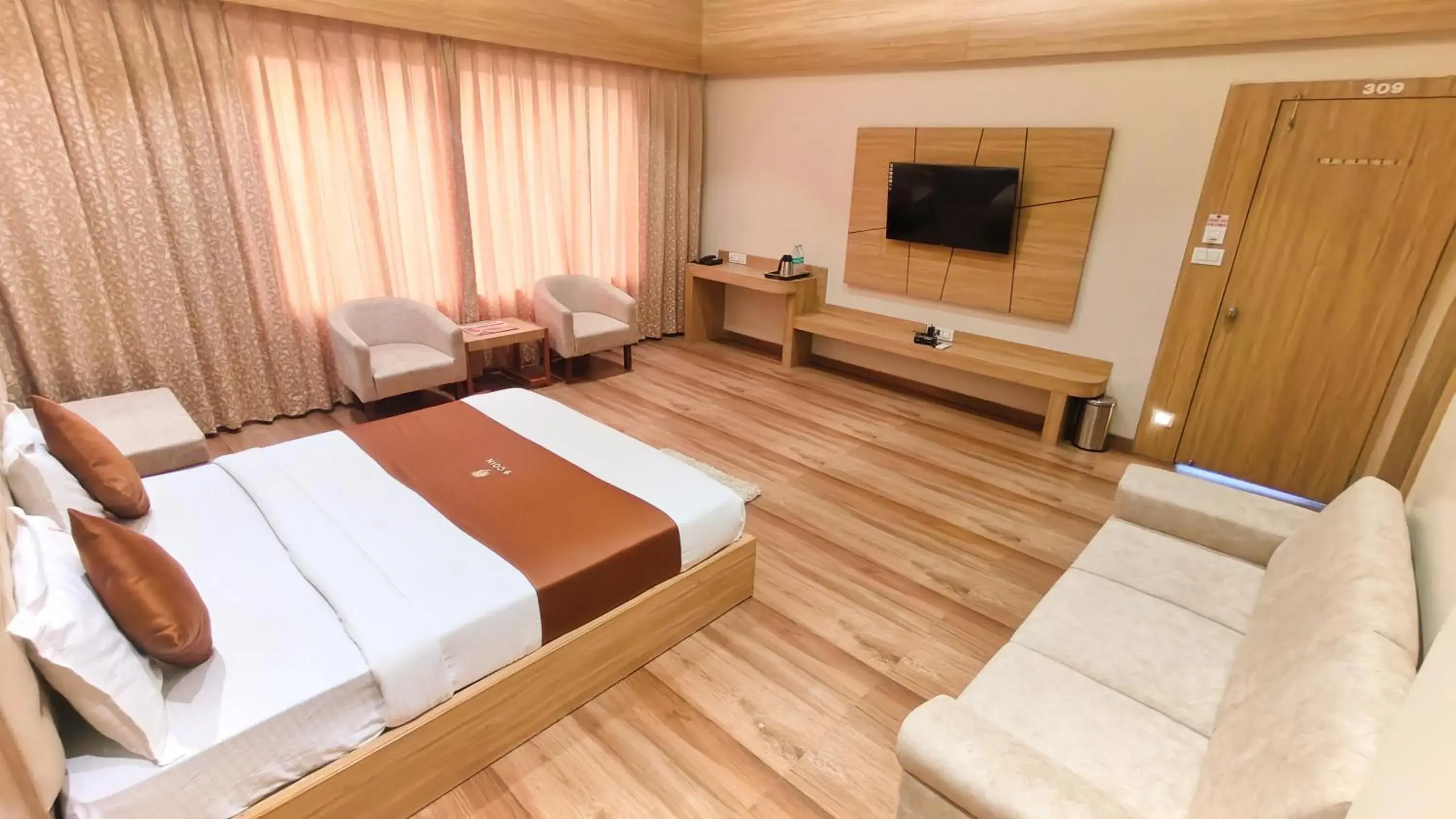 TV and multimedia, Bed in Hotel 9 Coin TV and multimedia, Bed in Hotel 9 Coin