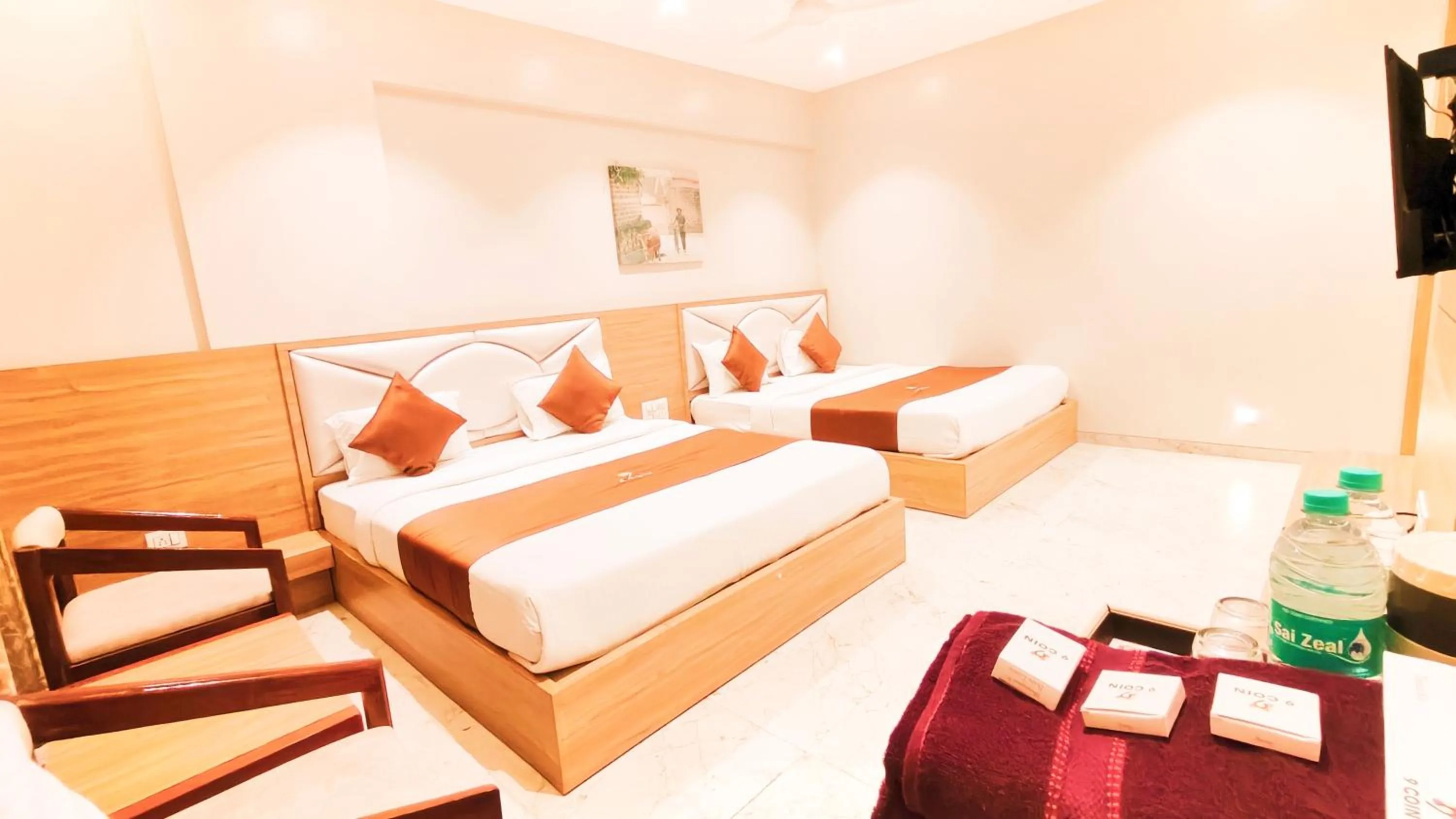 Bedroom, Bed in Hotel 9 Coin