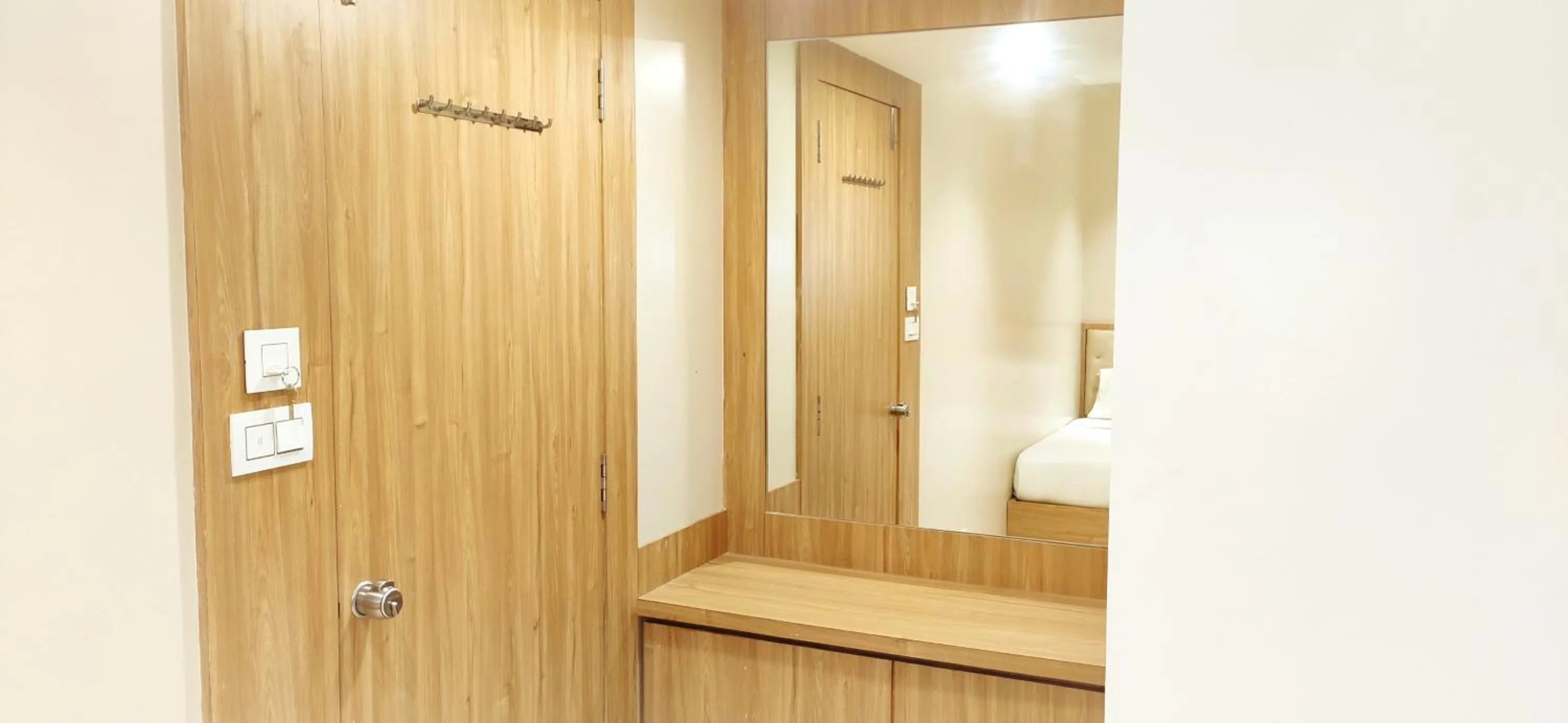 wardrobe in Hotel 9 Coin