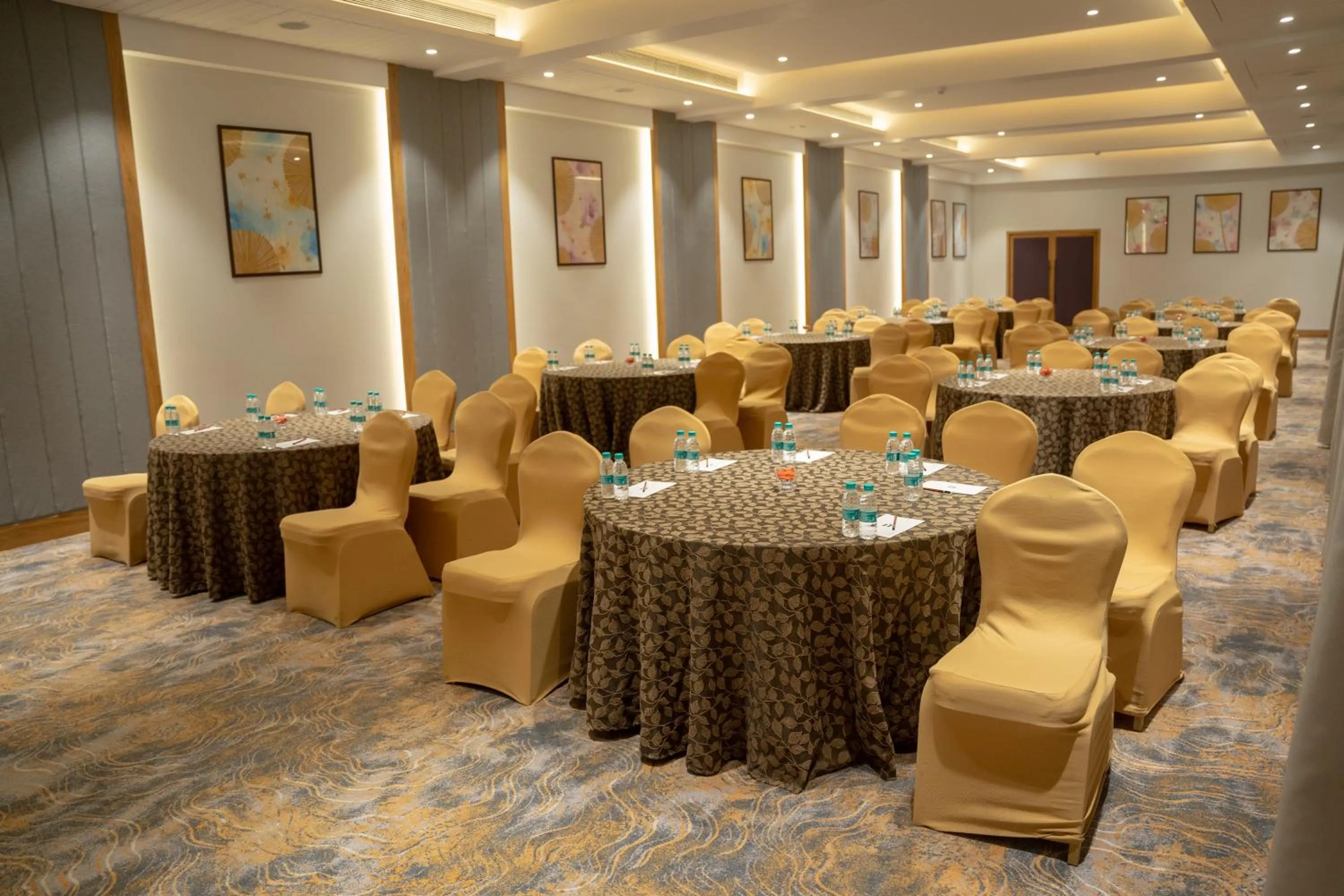 Seating area in U Rivergate Resort & Spa, Karjat