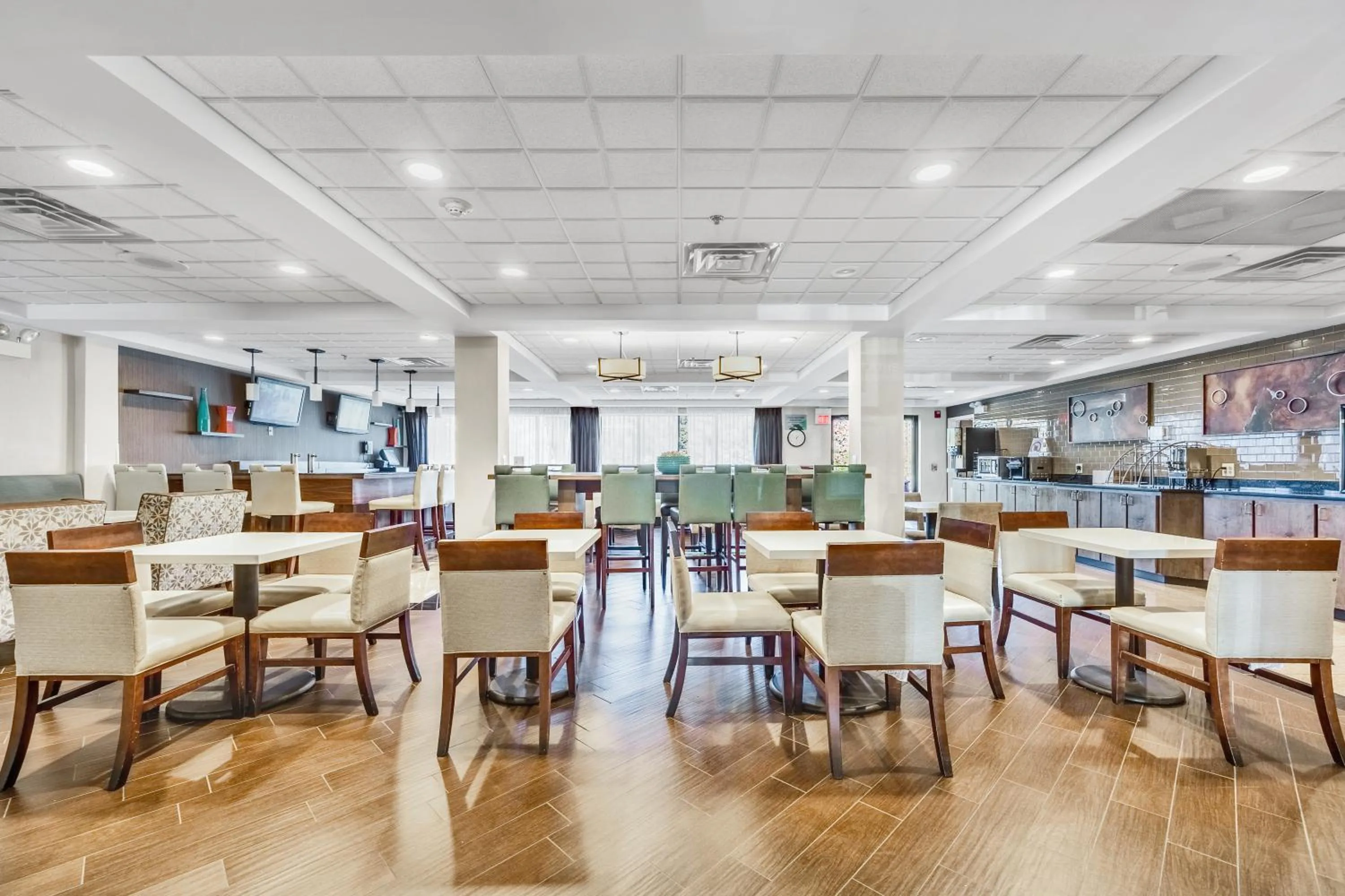 Breakfast in Wingate by Wyndham Chicago Schaumburg