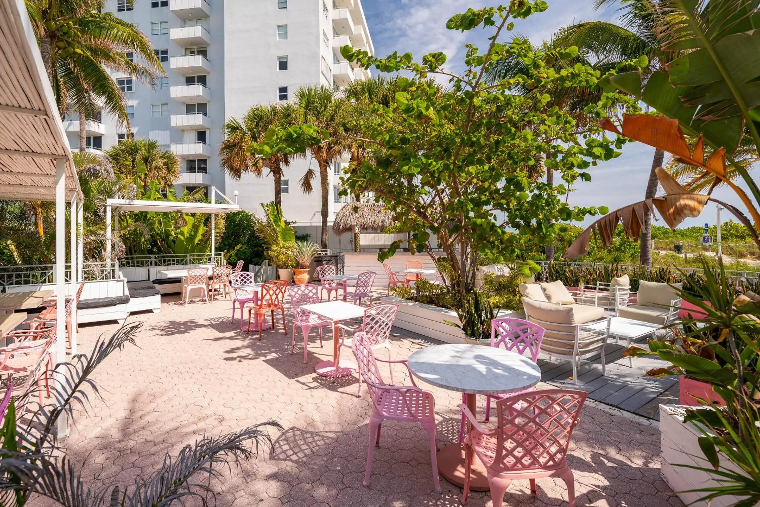 Restaurant/places to eat in The Savoy Hotel & Beach Club Restaurant/places to eat in The Savoy Hotel & Beach Club