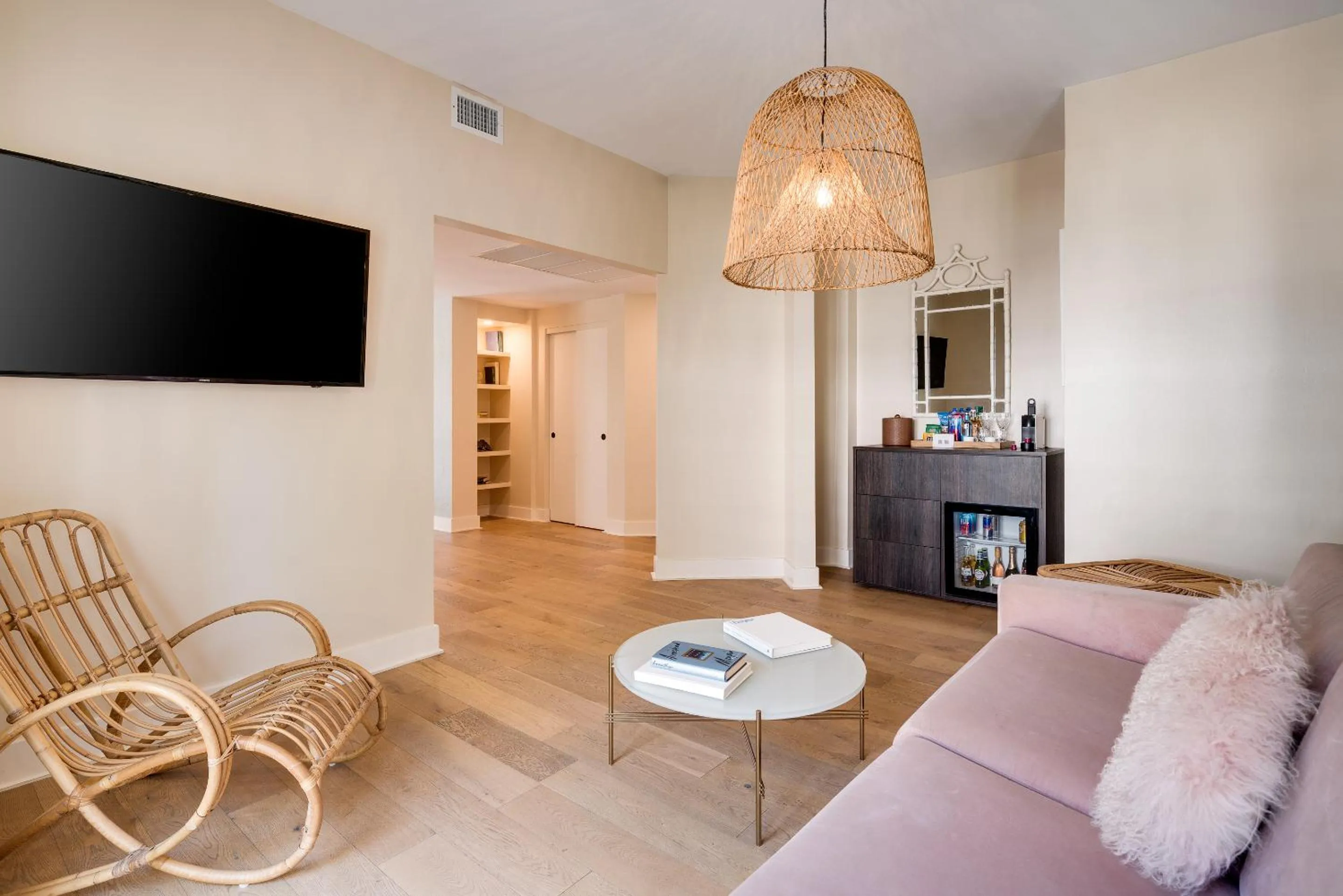 TV and multimedia in The Savoy Hotel & Beach Club