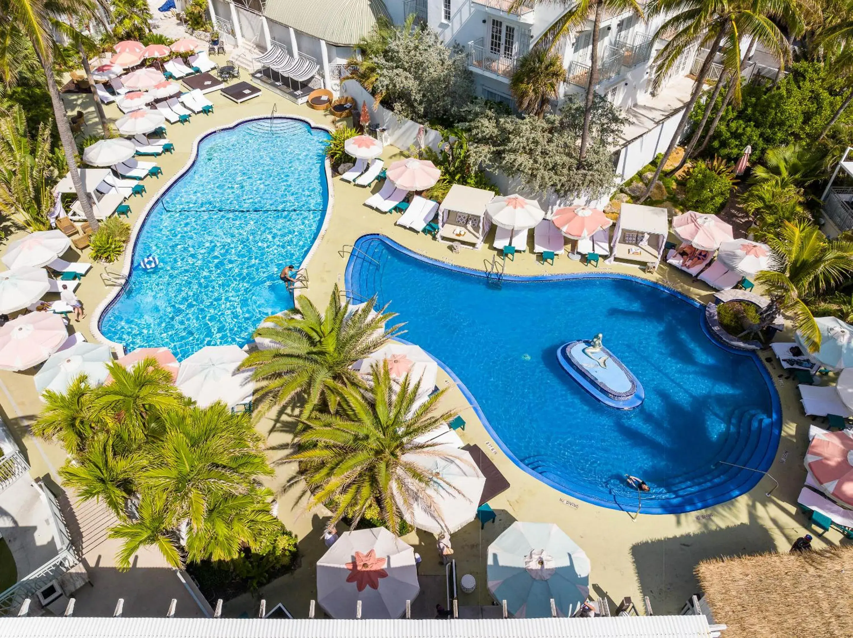 Swimming pool in The Savoy Hotel & Beach Club Swimming pool in The Savoy Hotel & Beach Club