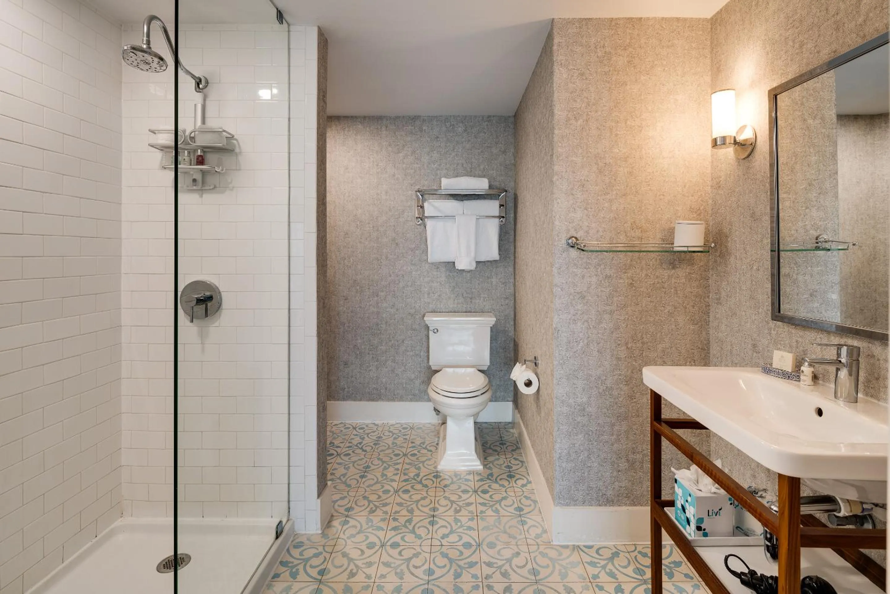 Shower in The Savoy Hotel & Beach Club