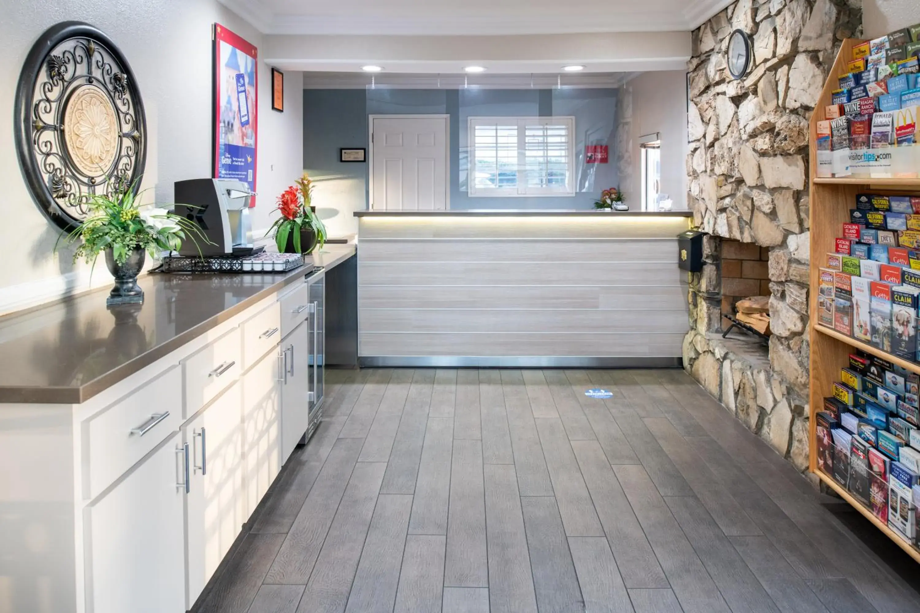 Lobby or reception in Anaheim Islander Inn and suites near Park and Convention center Lobby or reception in Anaheim Islander Inn and suites near Park and Convention center