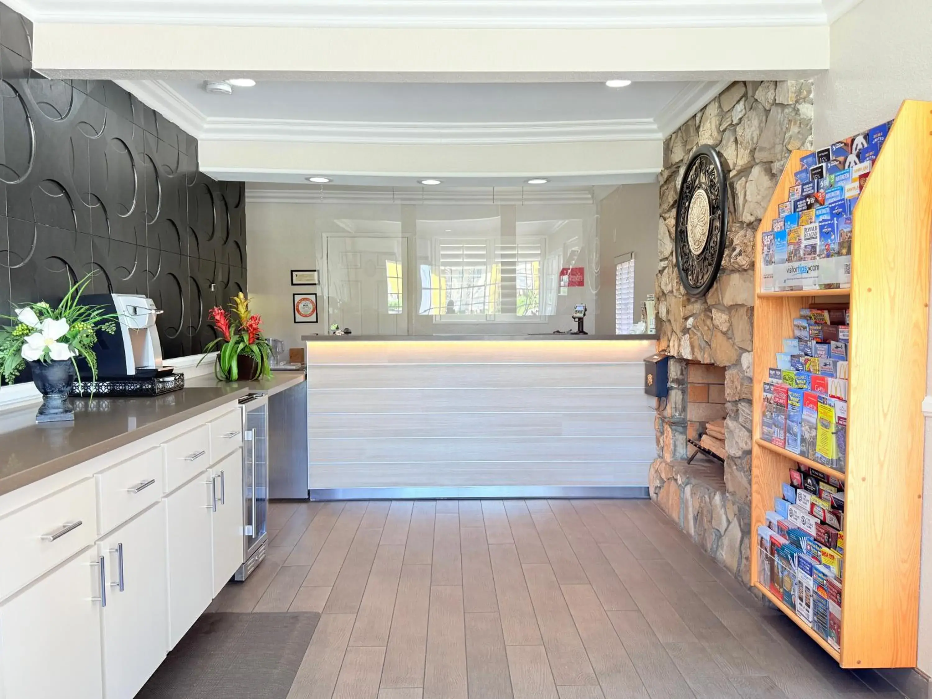 Lobby or reception in Anaheim Islander Inn and suites near Park and Convention center Lobby or reception in Anaheim Islander Inn and suites near Park and Convention center